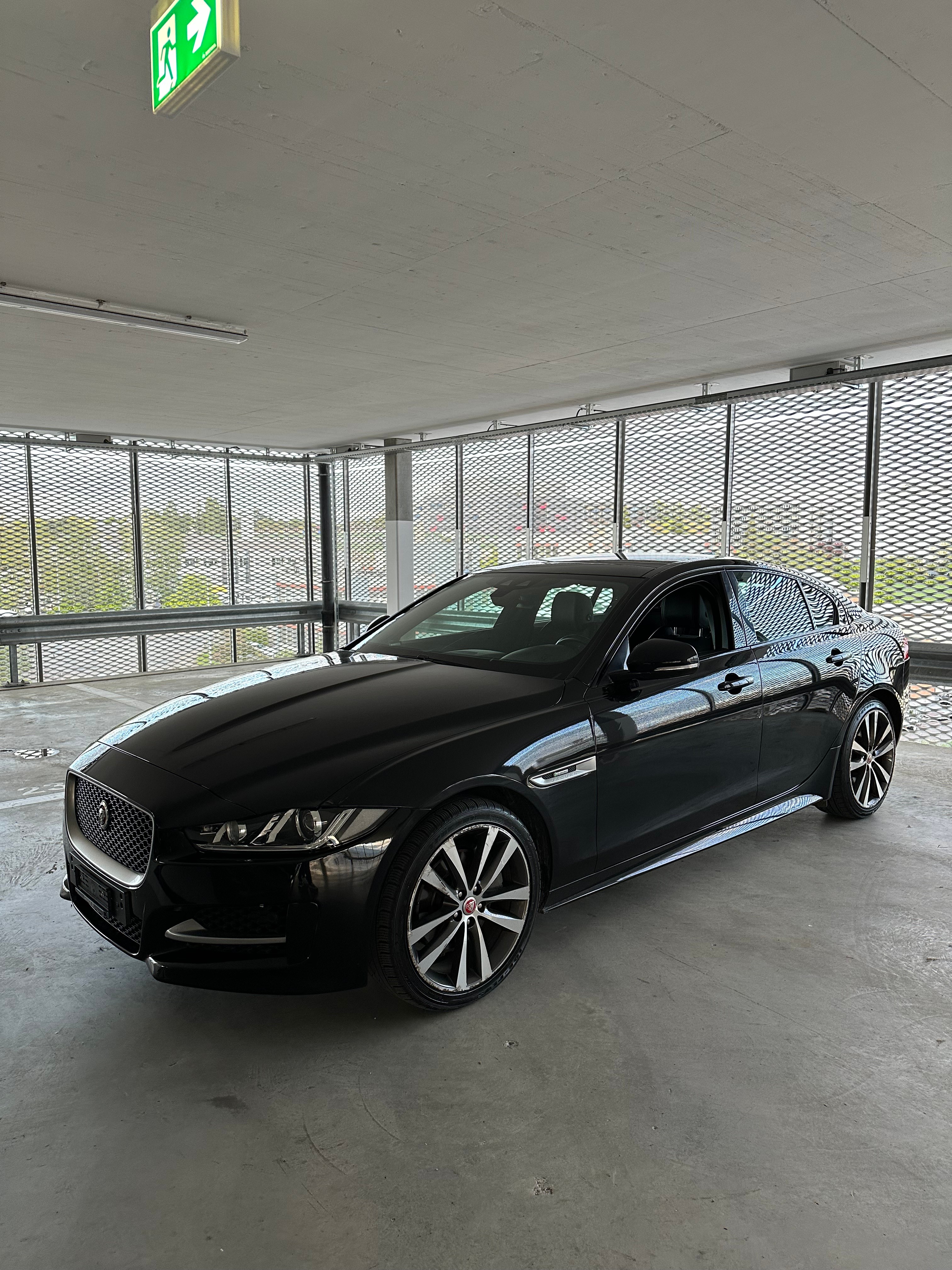 JAGUAR XE 20d R-Sport AWD Automat