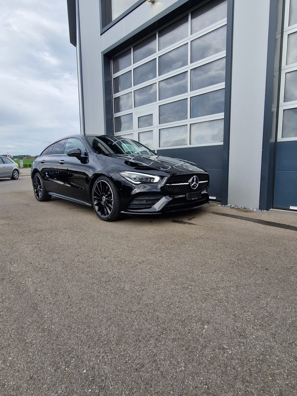 MERCEDES-BENZ CLA Shooting Brake 250 4Matic 7G-DCT AMG Line