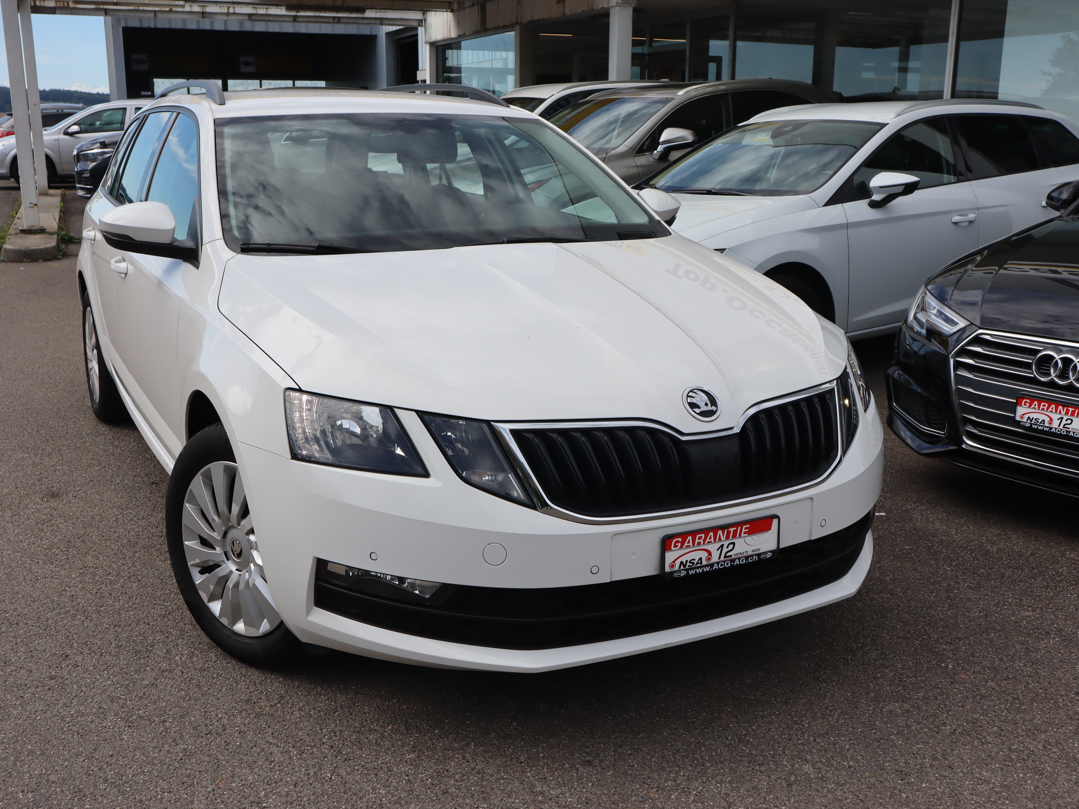 SKODA Octavia Combi 2.0 TDI Ambition DSG ** Gr-Navigation ** PDC ** Frisch ab MFK & Service **