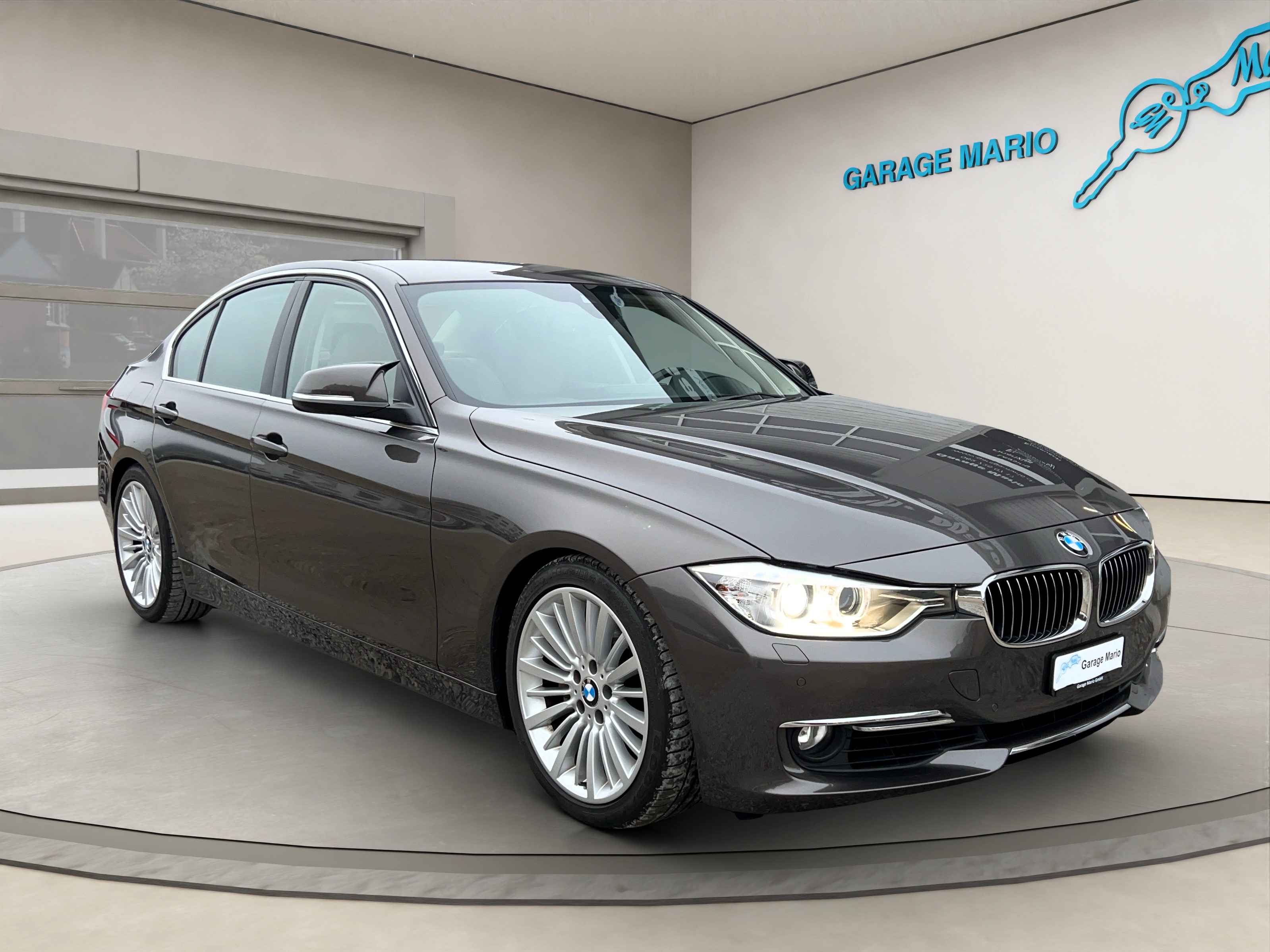 BMW 335i xDrive Luxury Line Steptronic