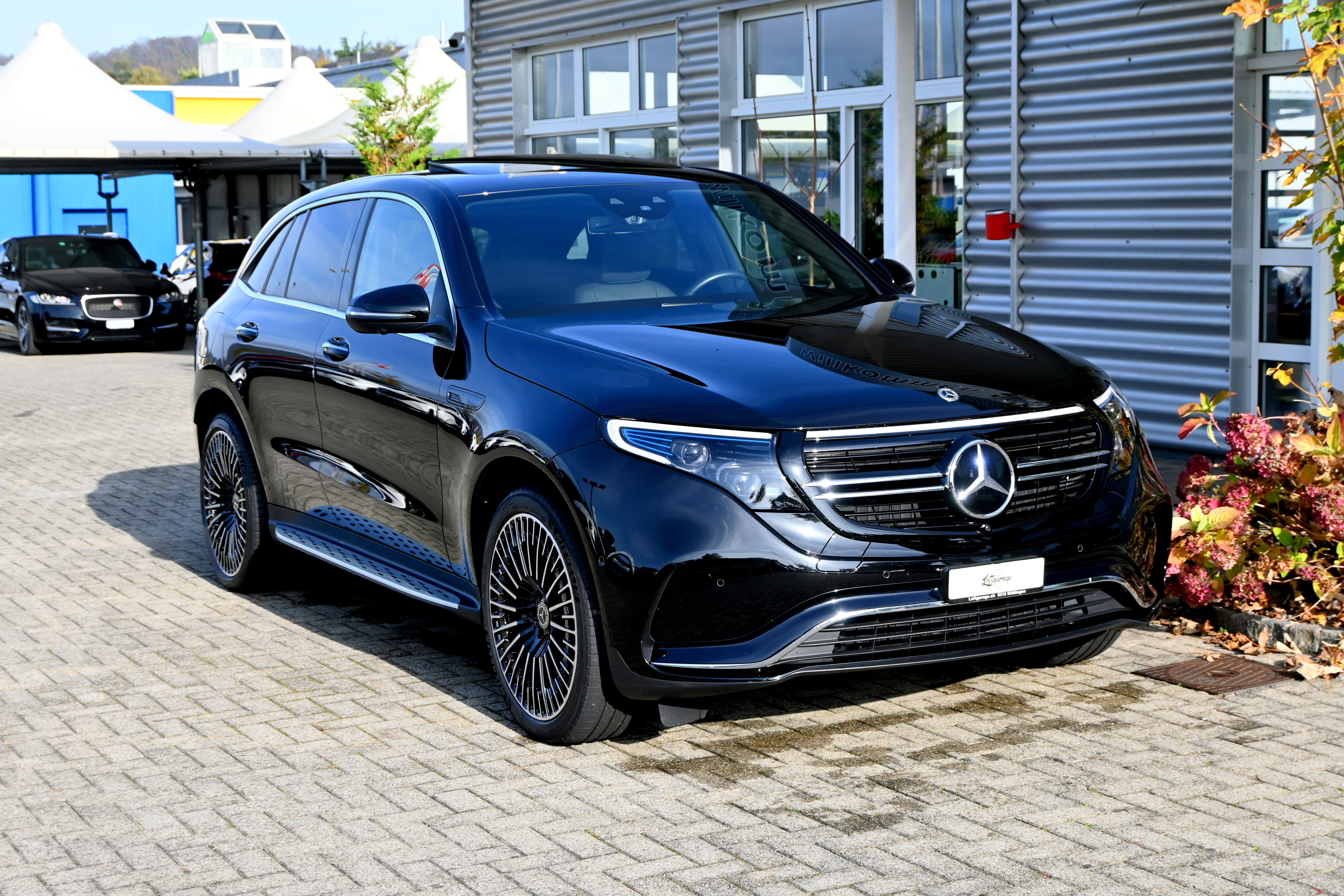 MERCEDES-BENZ EQC 400 AMG Line 4Matic 11KW (CH Auto) AHK 1.8T