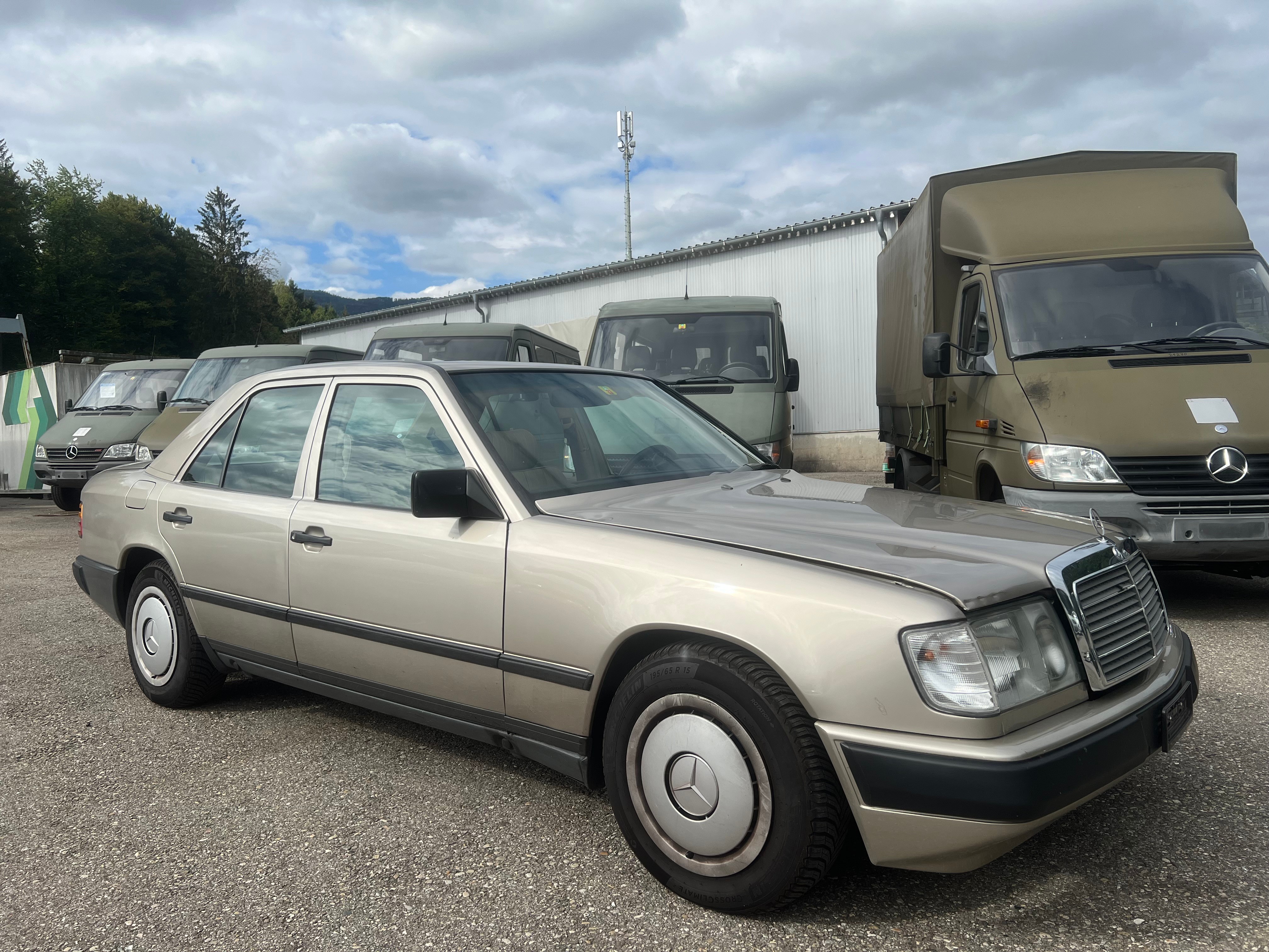 MERCEDES-BENZ 230 E Automatik