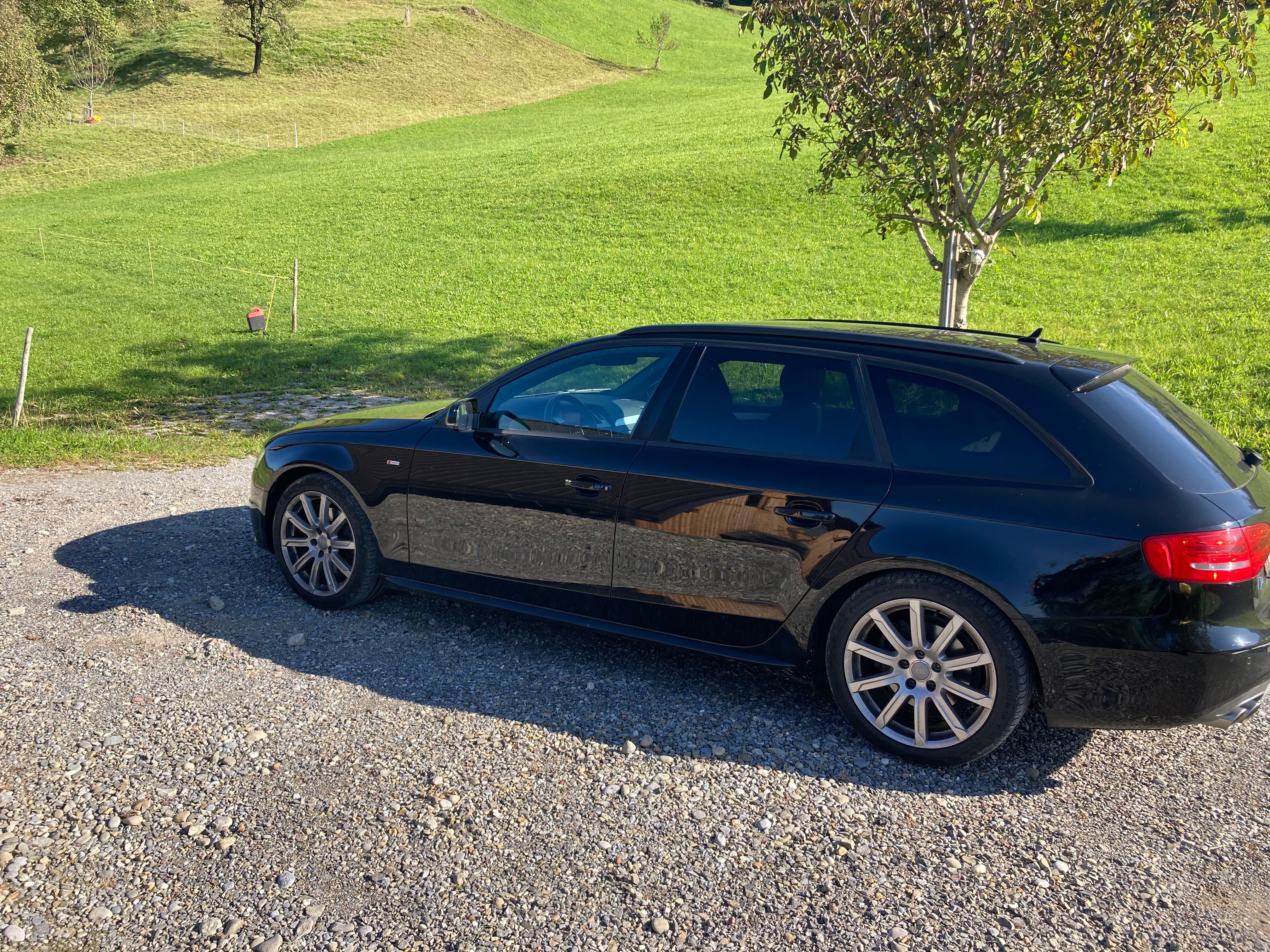 AUDI A4 Avant 2.0 TDI quattro S-line