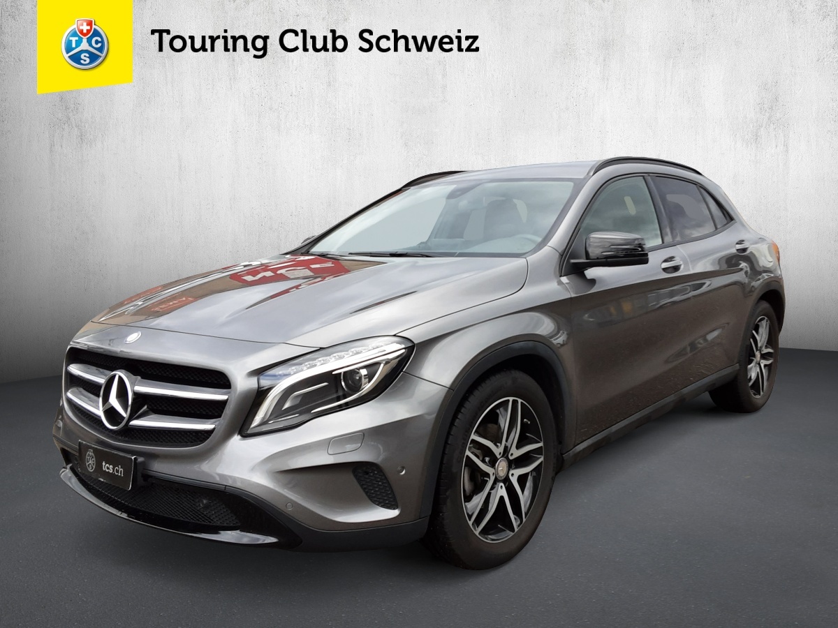 MERCEDES-BENZ GLA 200 Night Star 7G-DCT