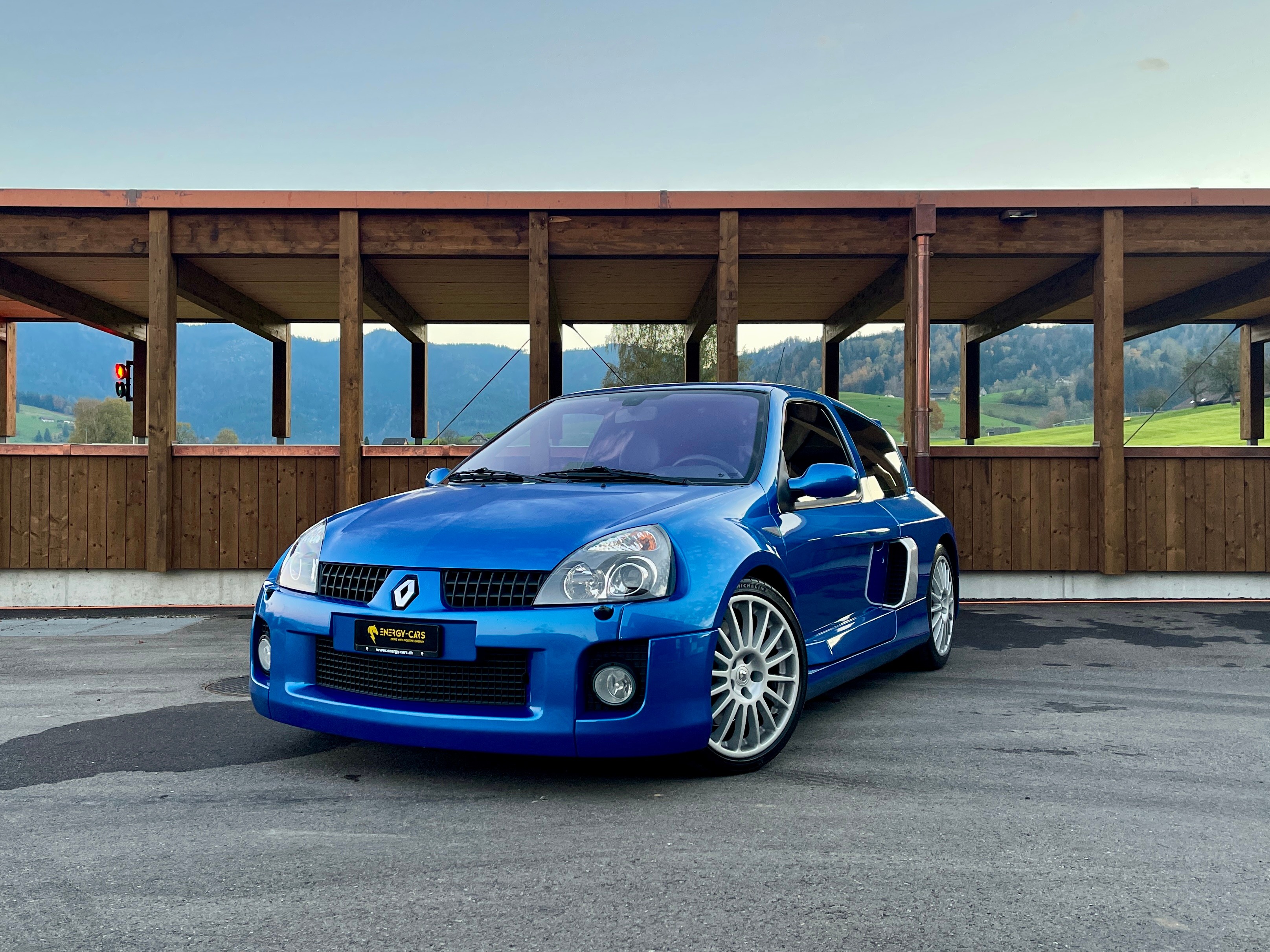 RENAULT Clio 3.0 Sport V6