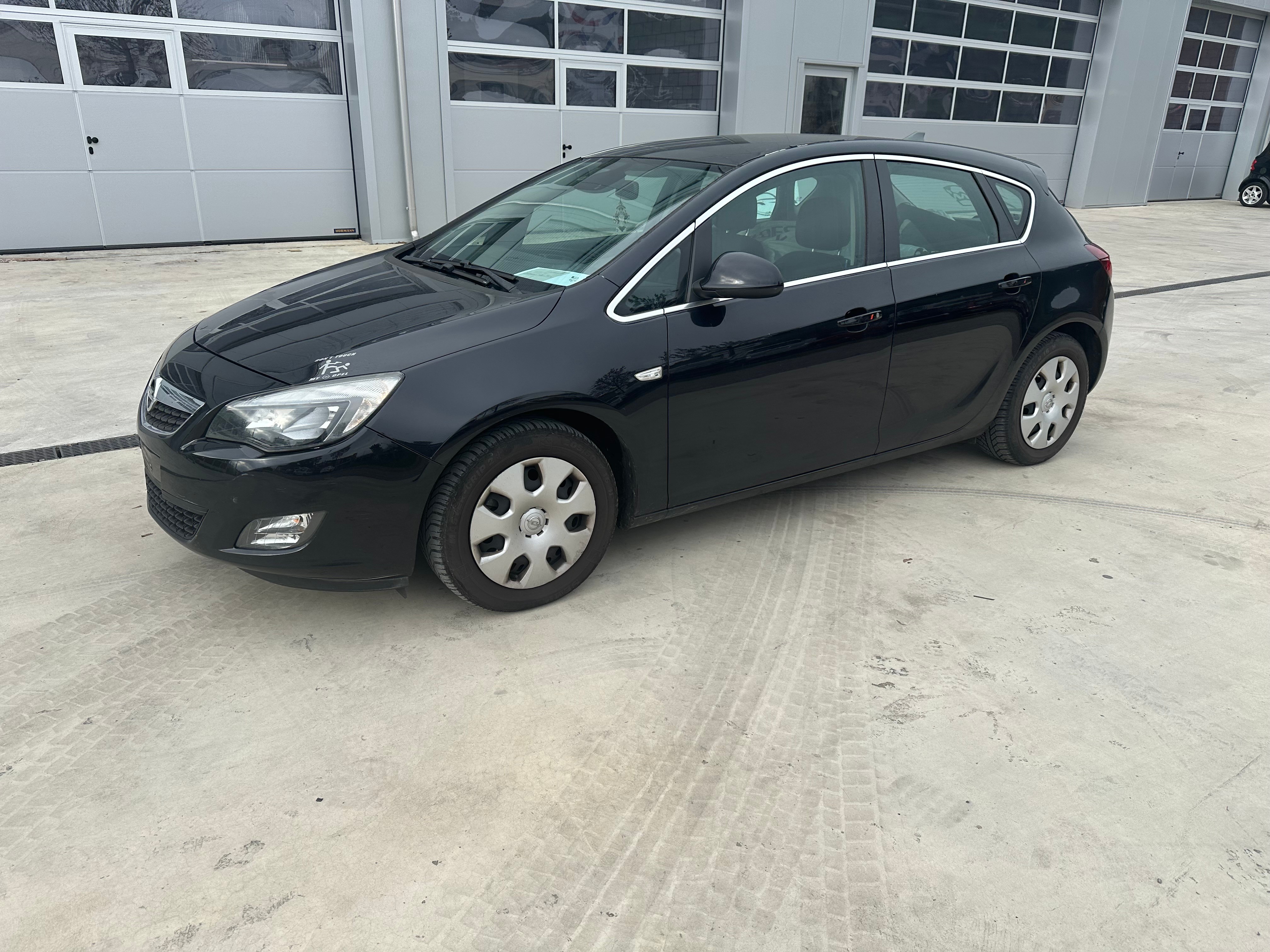 OPEL Astra 1.6i 16V Turbo Cosmo