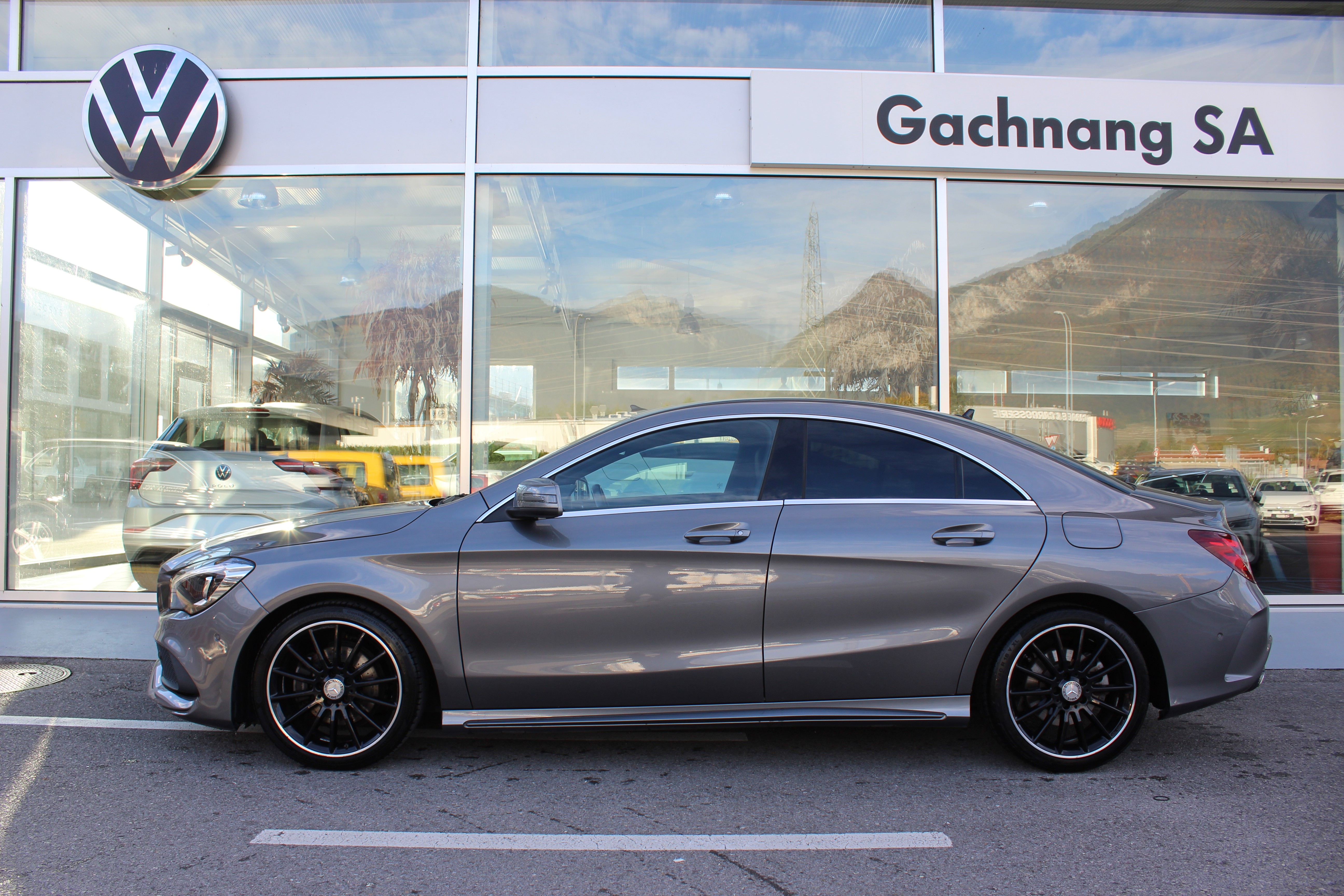 MERCEDES-BENZ CLA 180 AMG Line