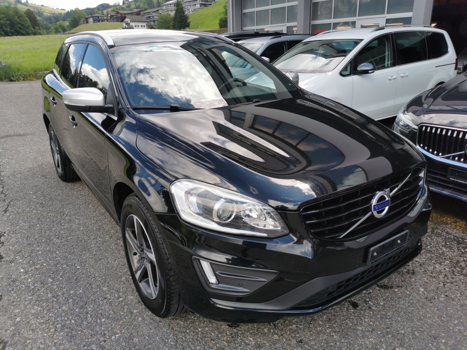 VOLVO XC60 D4 AWD Momentum R-Design Geartronic