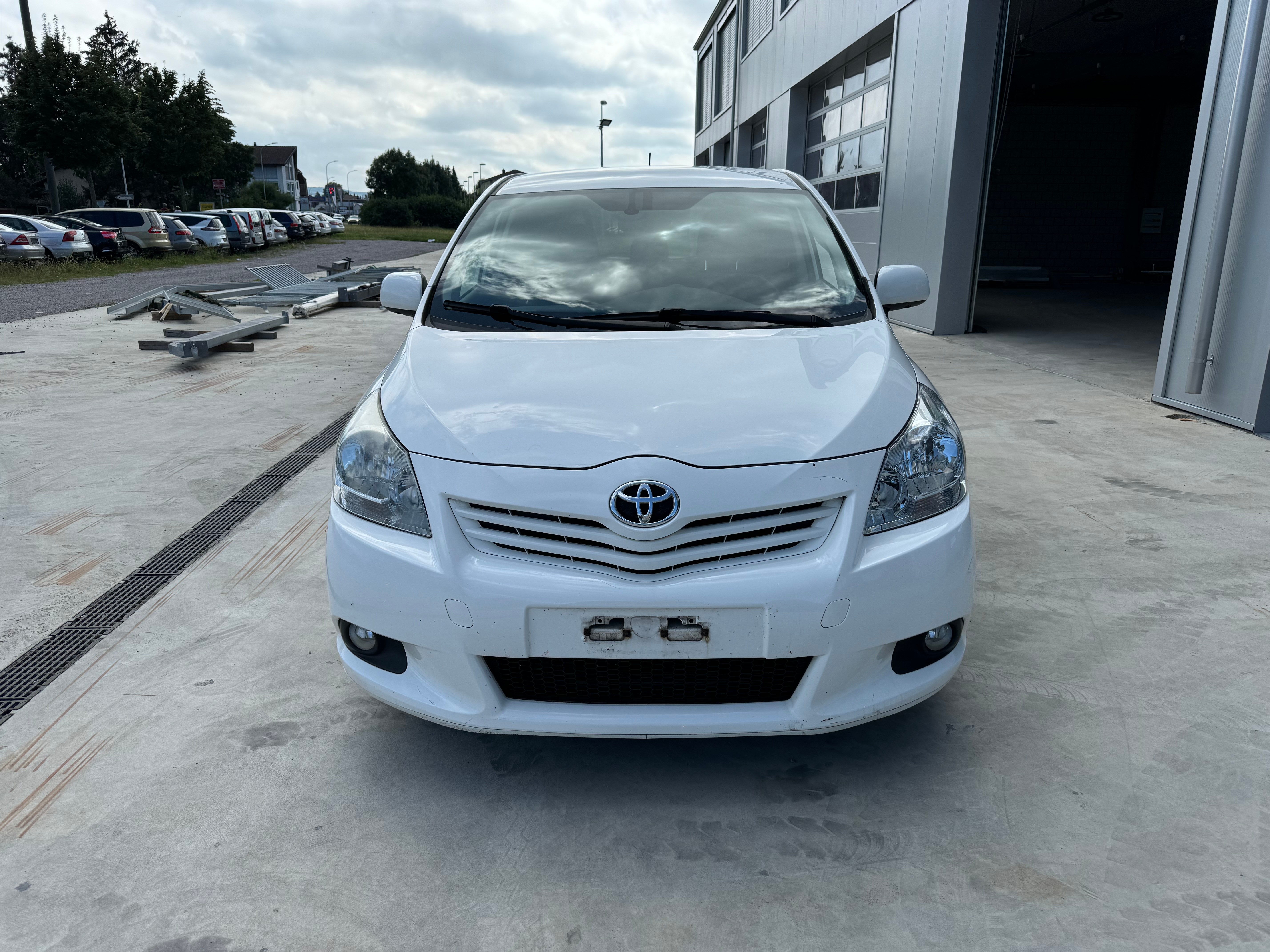 TOYOTA Verso 2.2 D-CAT Linea Luna Automatic