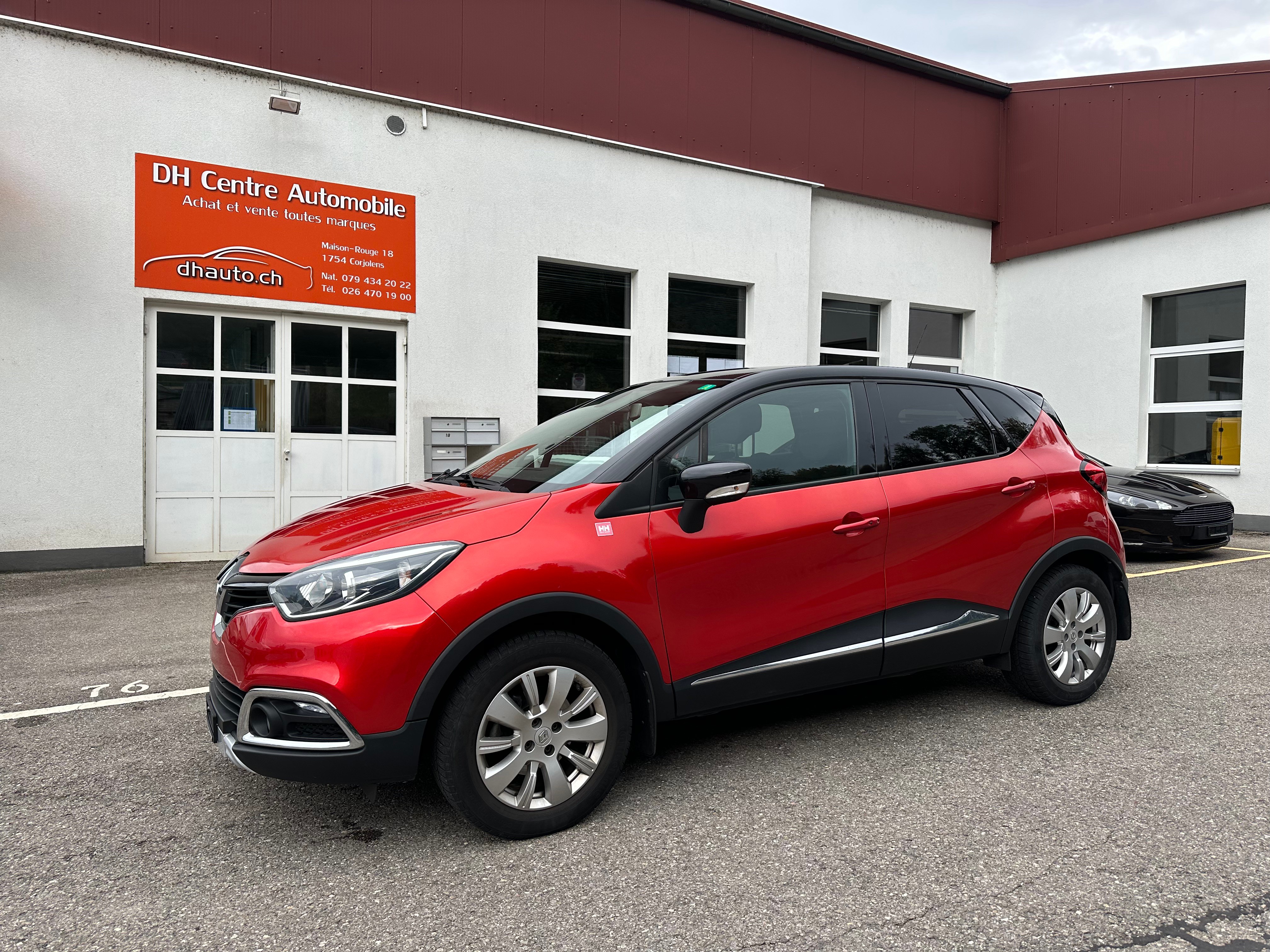 RENAULT Captur 1.2 T Helly Hansen EDC