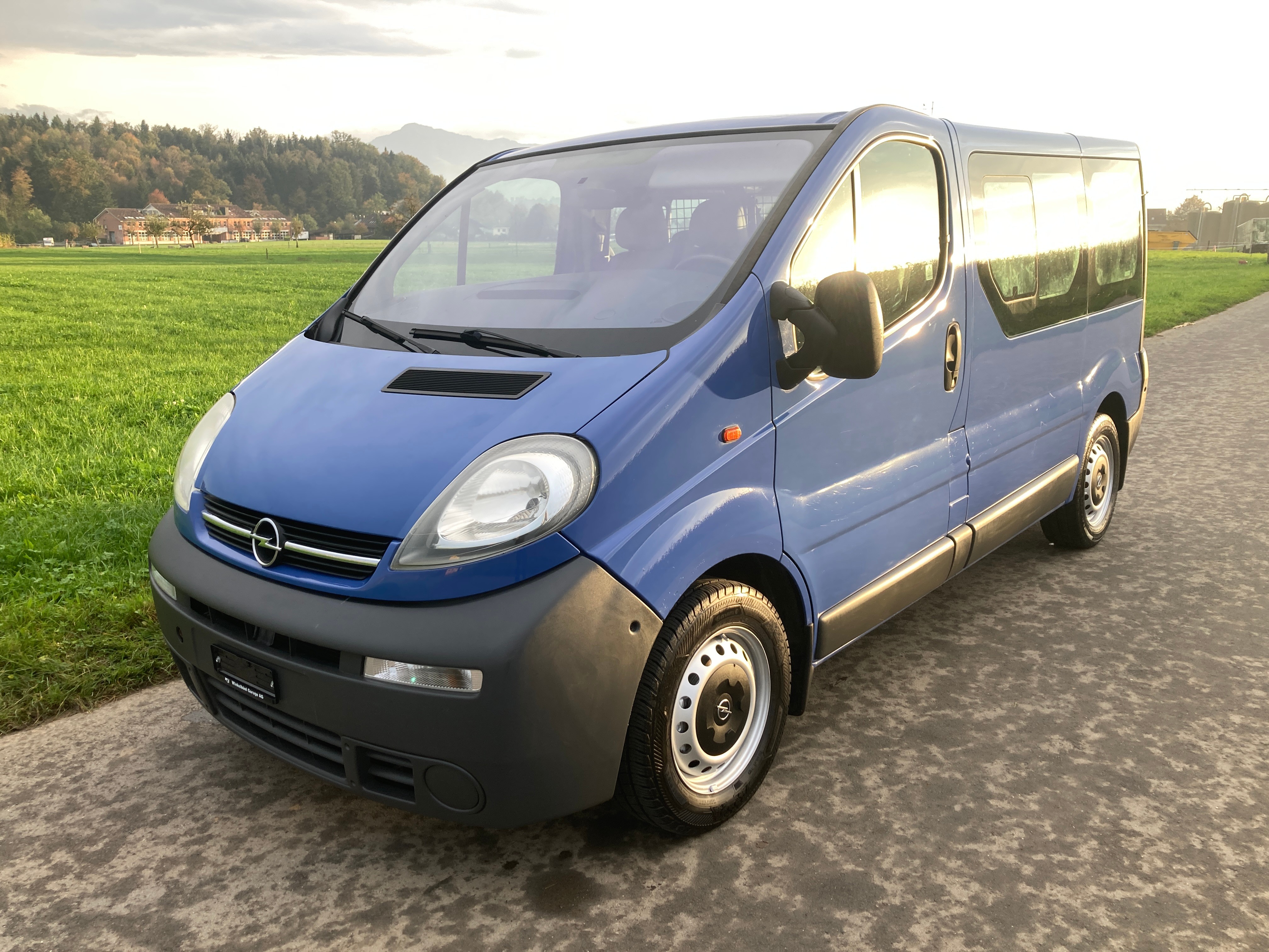 OPEL Vivaro 2.5 CDTI 2.7t L1H1 9 Sitzer mit Standheizung