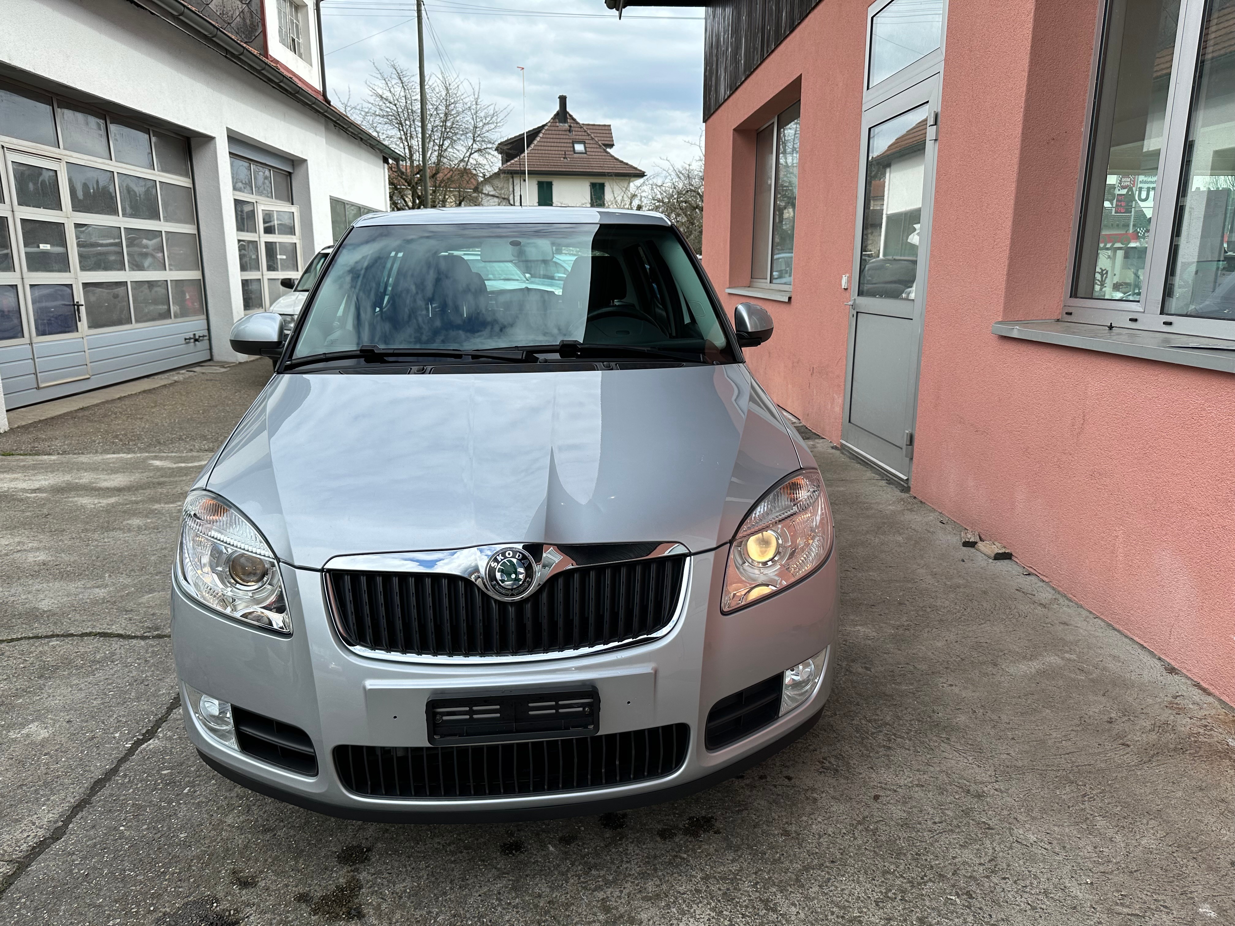 SKODA Fabia 1.6 Ambiente Tiptronic