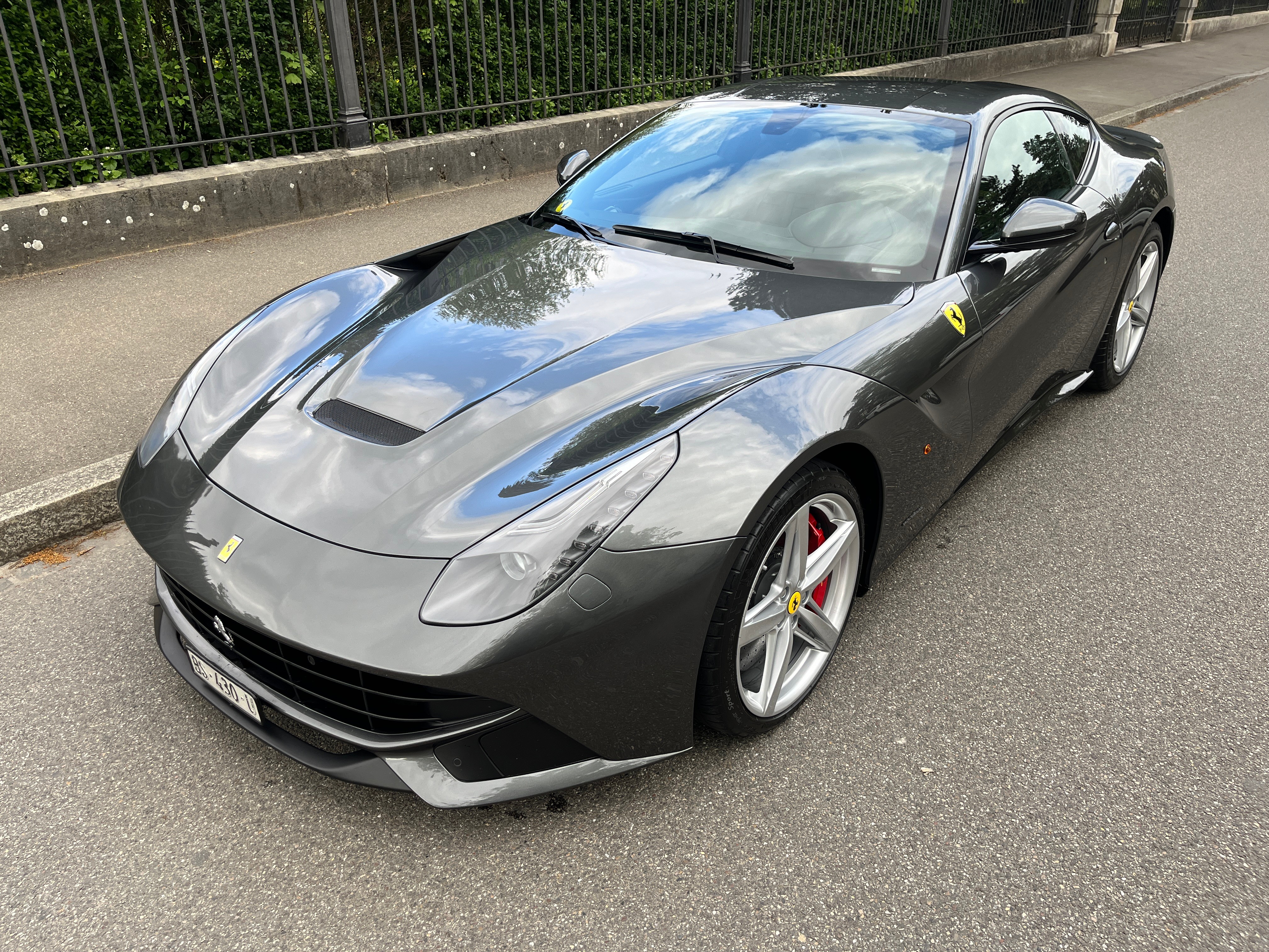 FERRARI F12 Berlinetta