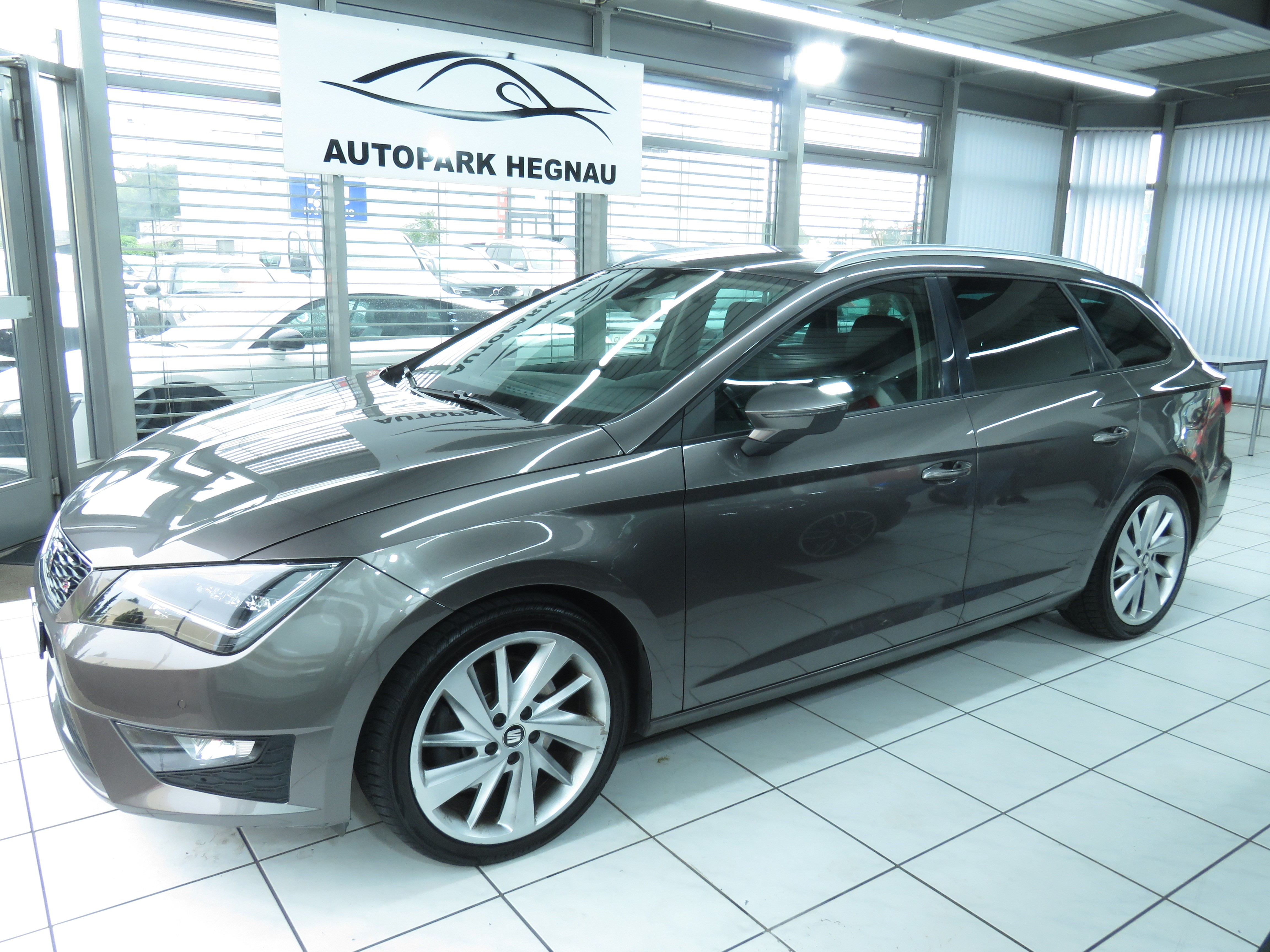 SEAT Leon ST 2.0 TDI FR