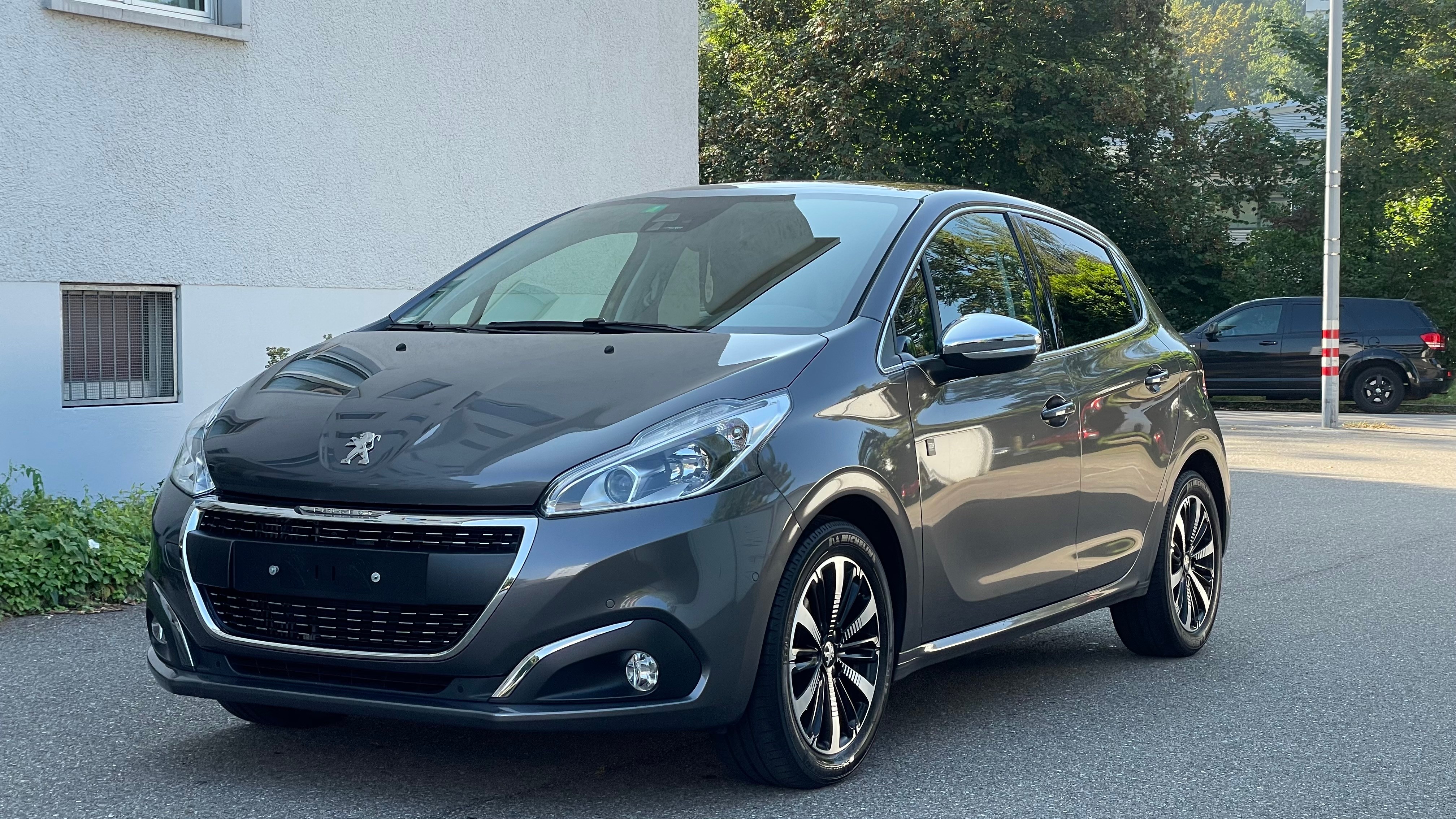 PEUGEOT 208 1.2 PureTech Tech Edition EAT6