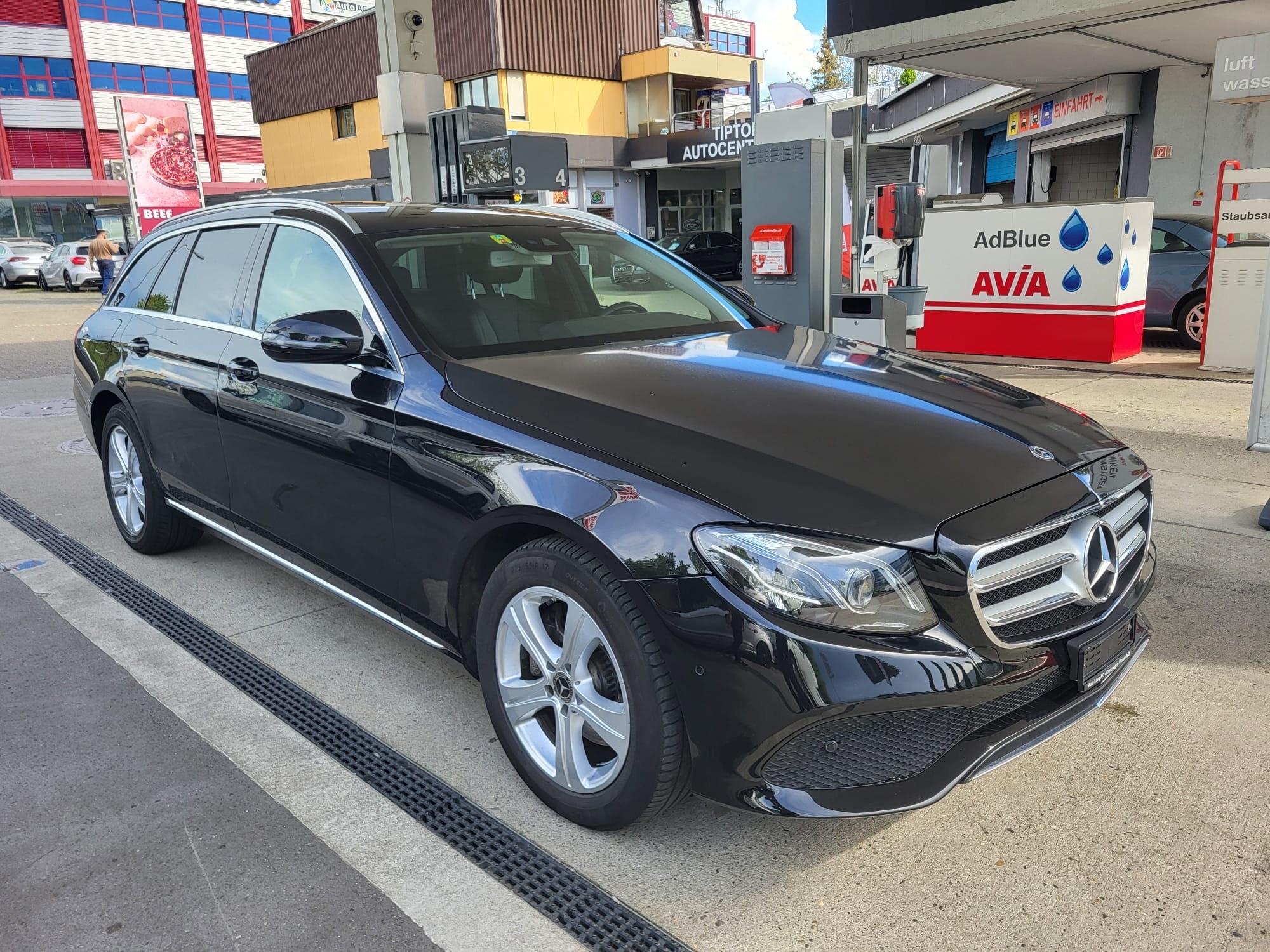 MERCEDES-BENZ E 200 Avantgarde 4 Matic 9G-Tronic