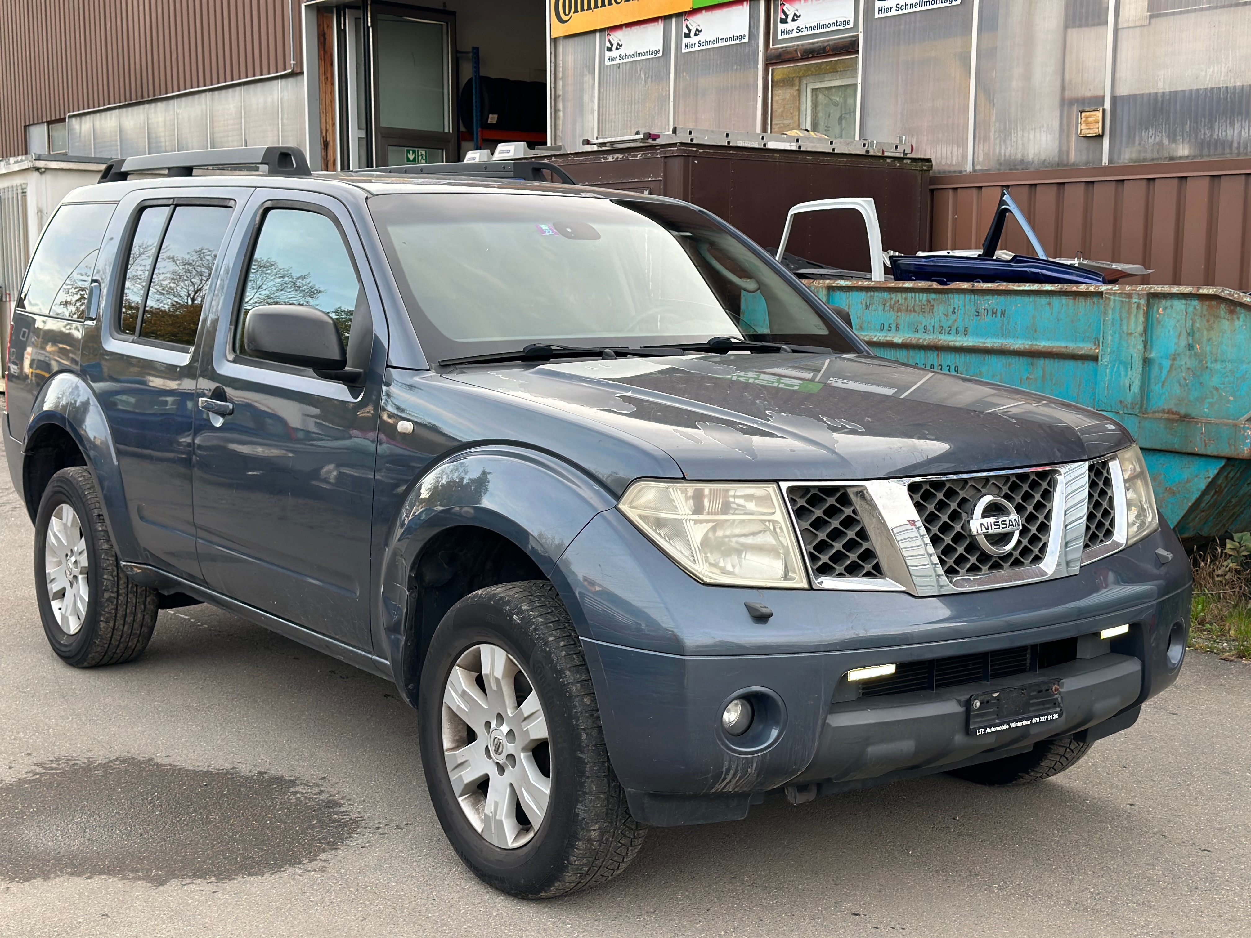 NISSAN Pathfinder 2.5 dCi LE