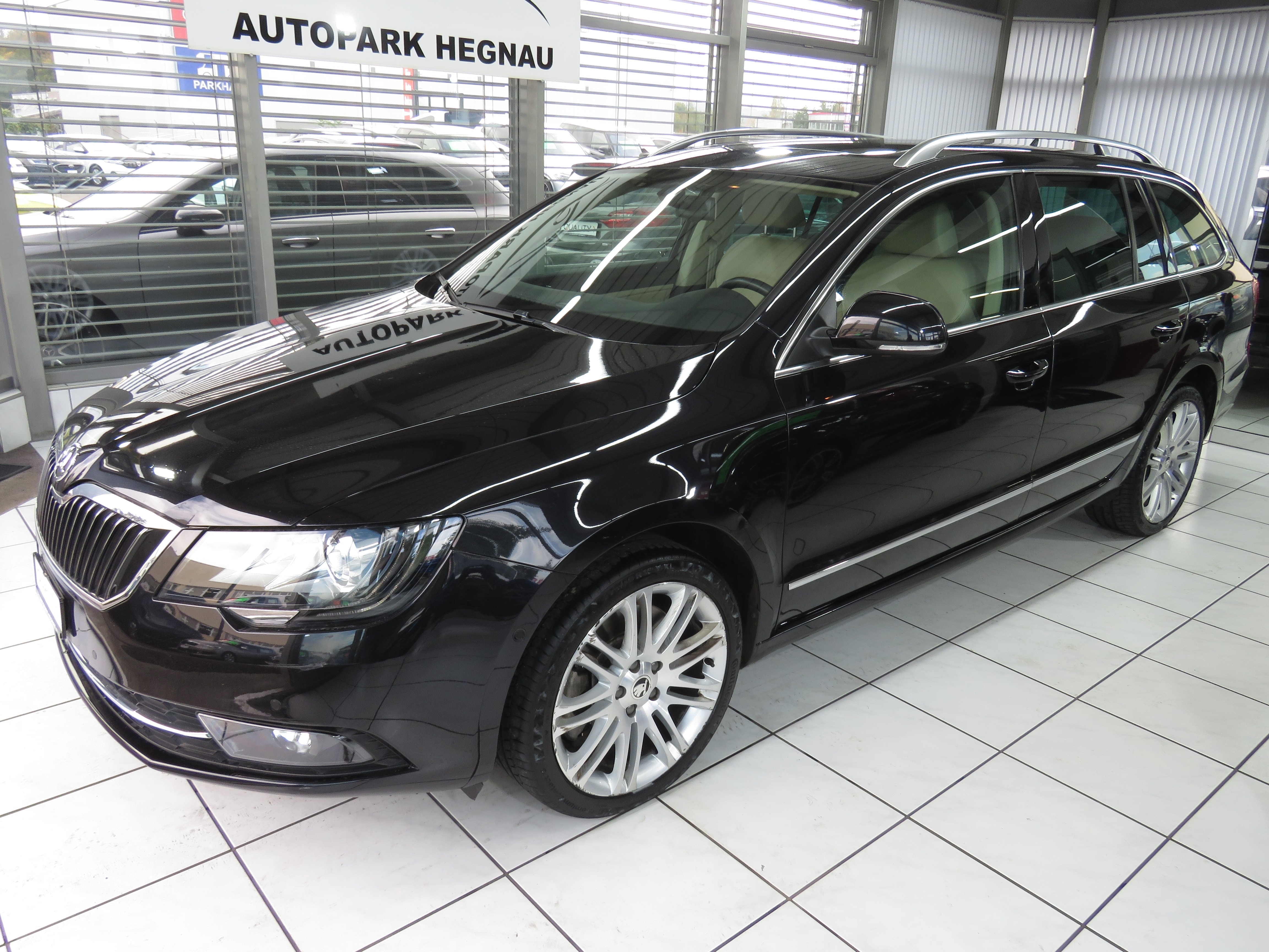 SKODA Superb Combi 3.6 FSI Elegance 4x4 DSG (Automat)