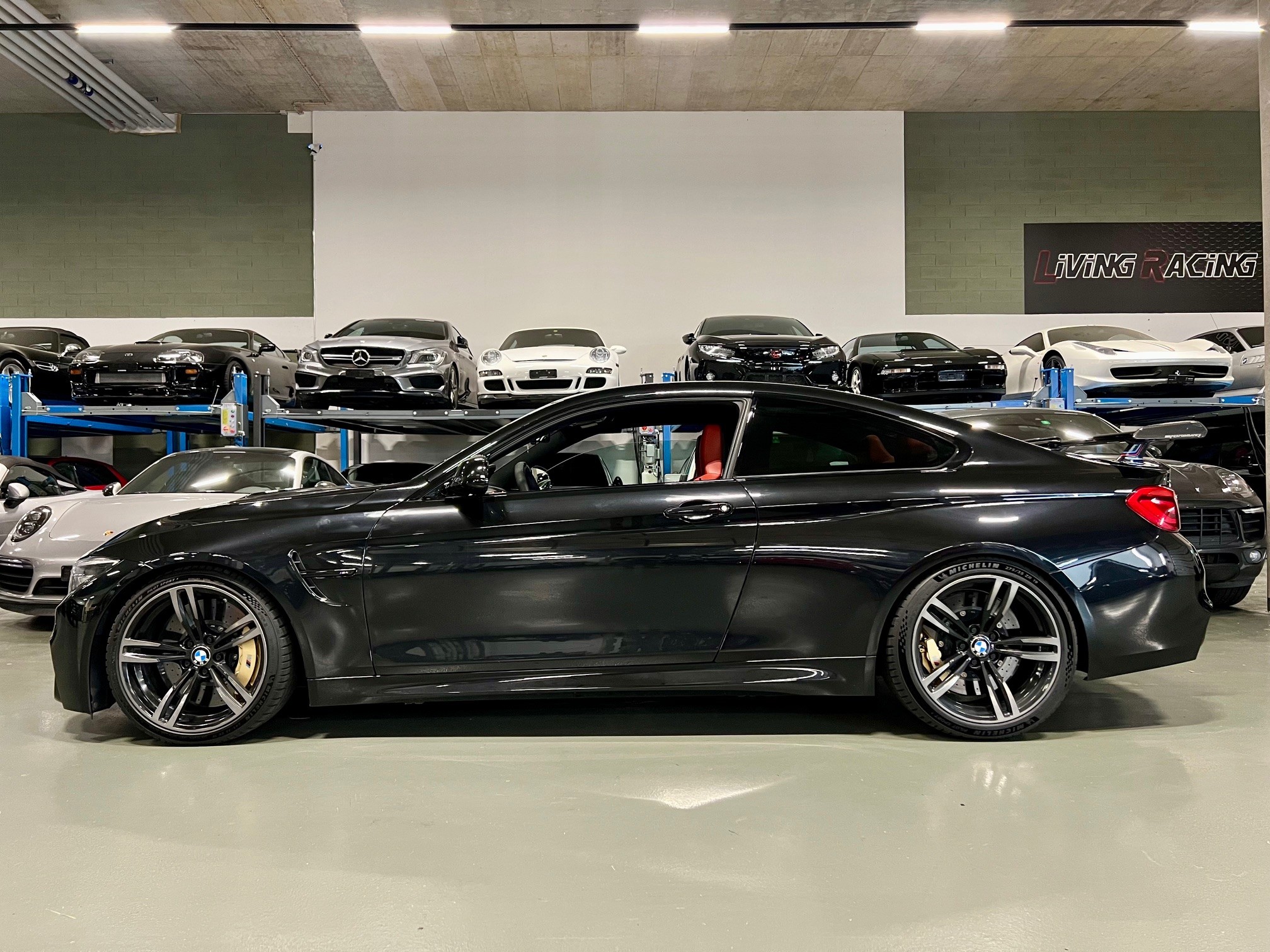 BMW M4 Coupé Competition DKG