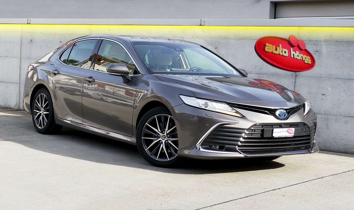 TOYOTA Camry 2.5 HSD e-CVT Premium