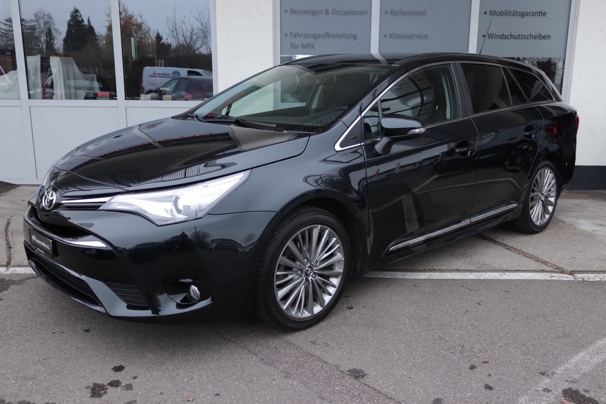 TOYOTA Avensis Touring Sports 2.0 Sol Premium MultidriveS