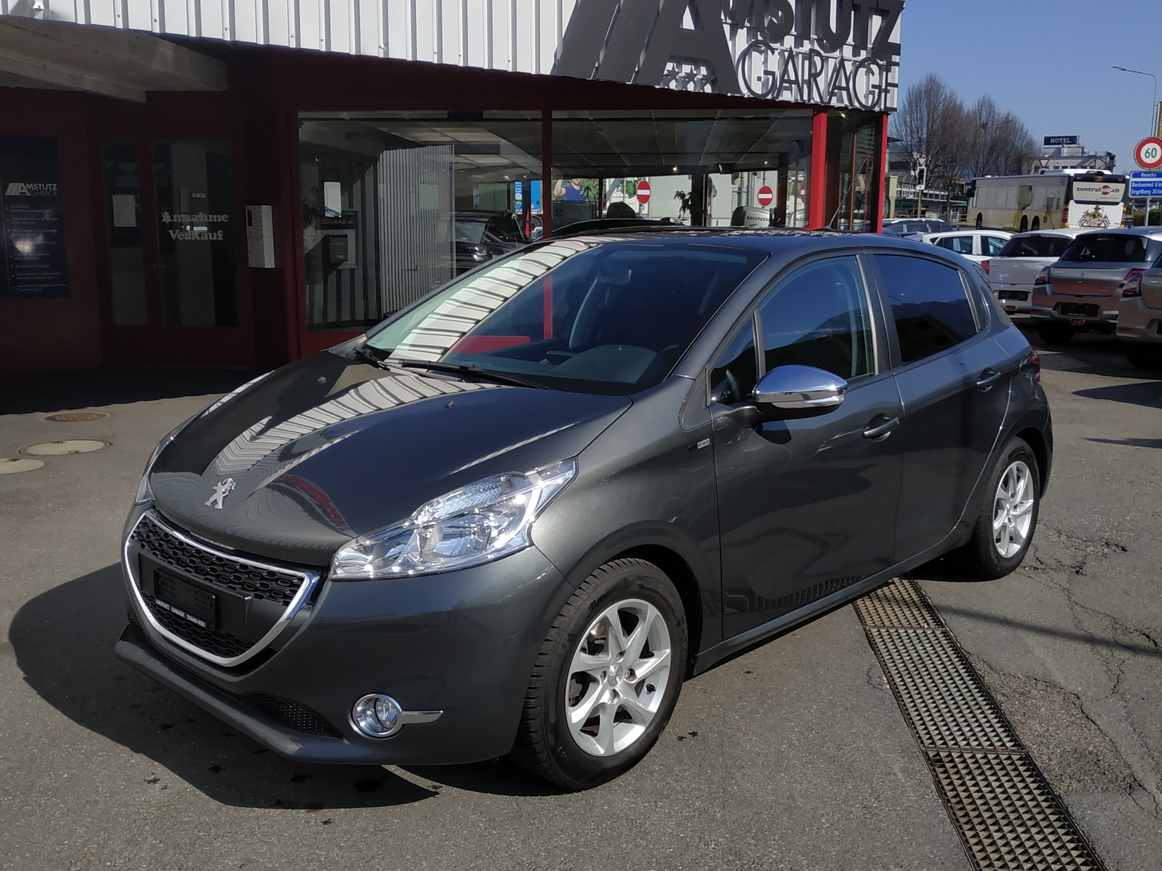 PEUGEOT 208 1.2 e-VTI Style EGS5