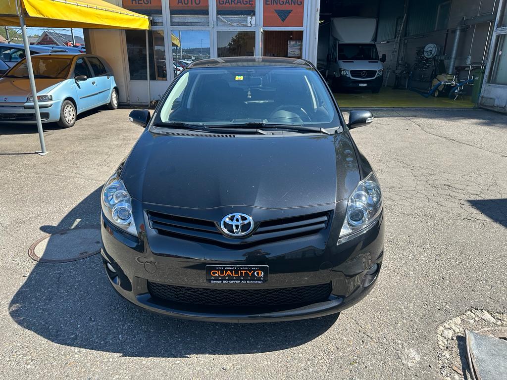 TOYOTA Auris 1.8 Linea Luna