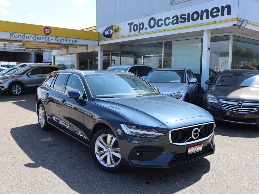 VOLVO V60 D4 AWD Momentum Geartronic ** Leder Alcantara ** Neues Modell ** Navi mit RF-kamera **