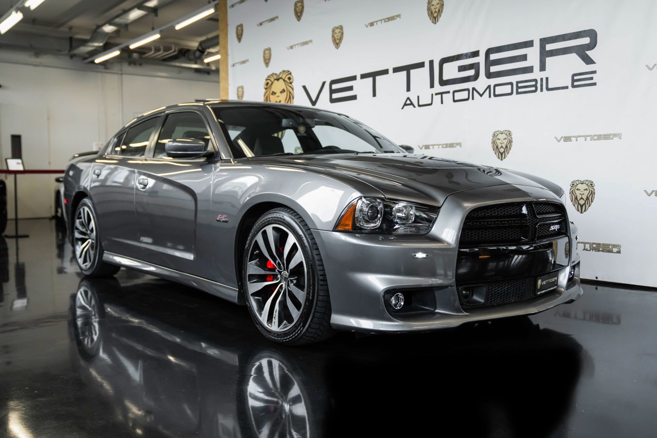 DODGE Charger SRT-8