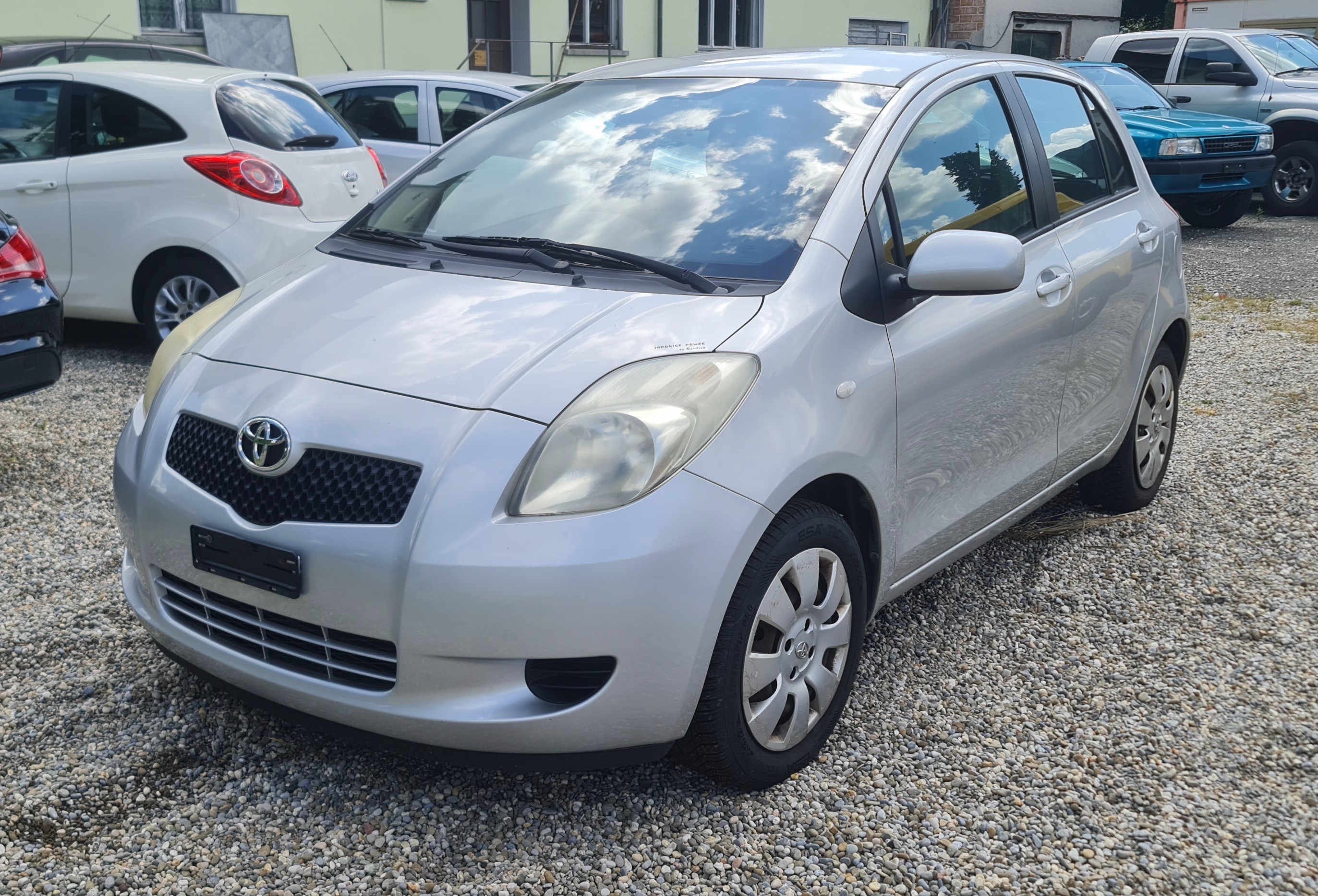 TOYOTA Yaris 1.3 Linea Sol