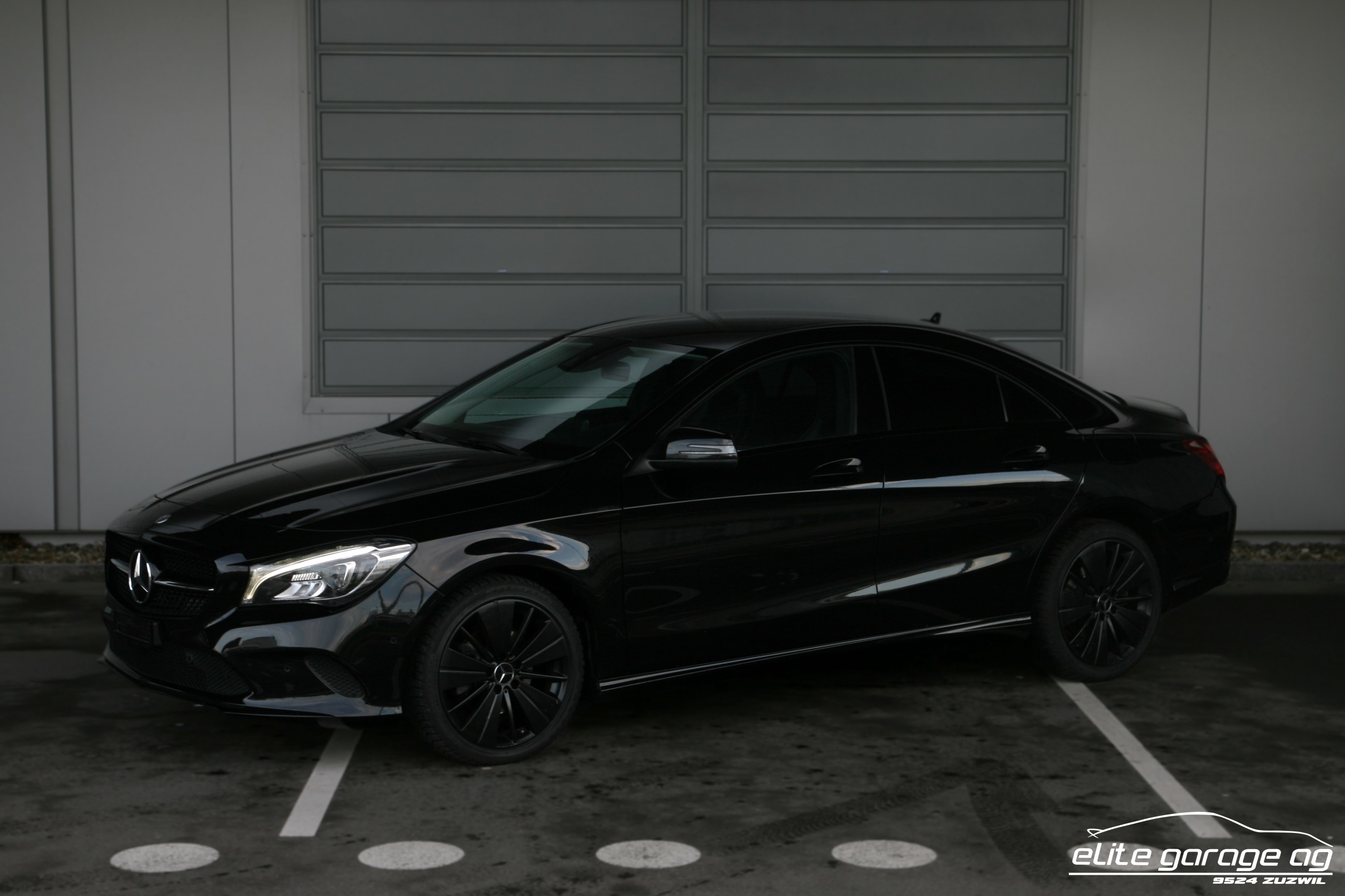 MERCEDES-BENZ CLA 200 Night Star 7G-DCT