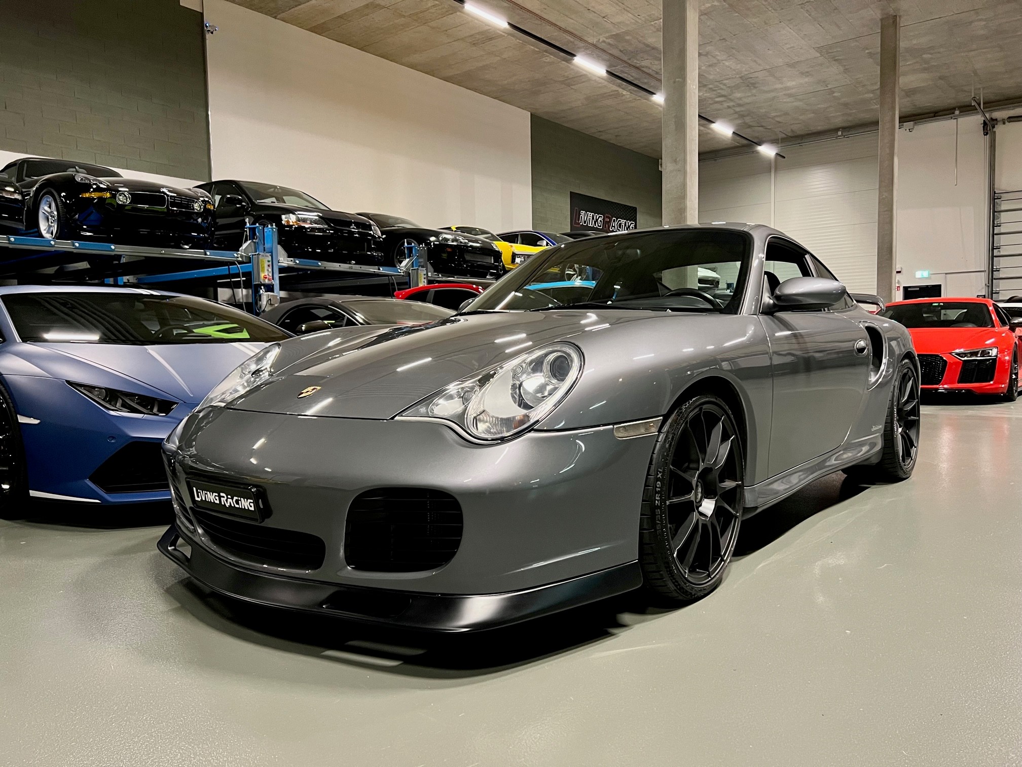 PORSCHE 911 Turbo Swiss Edition