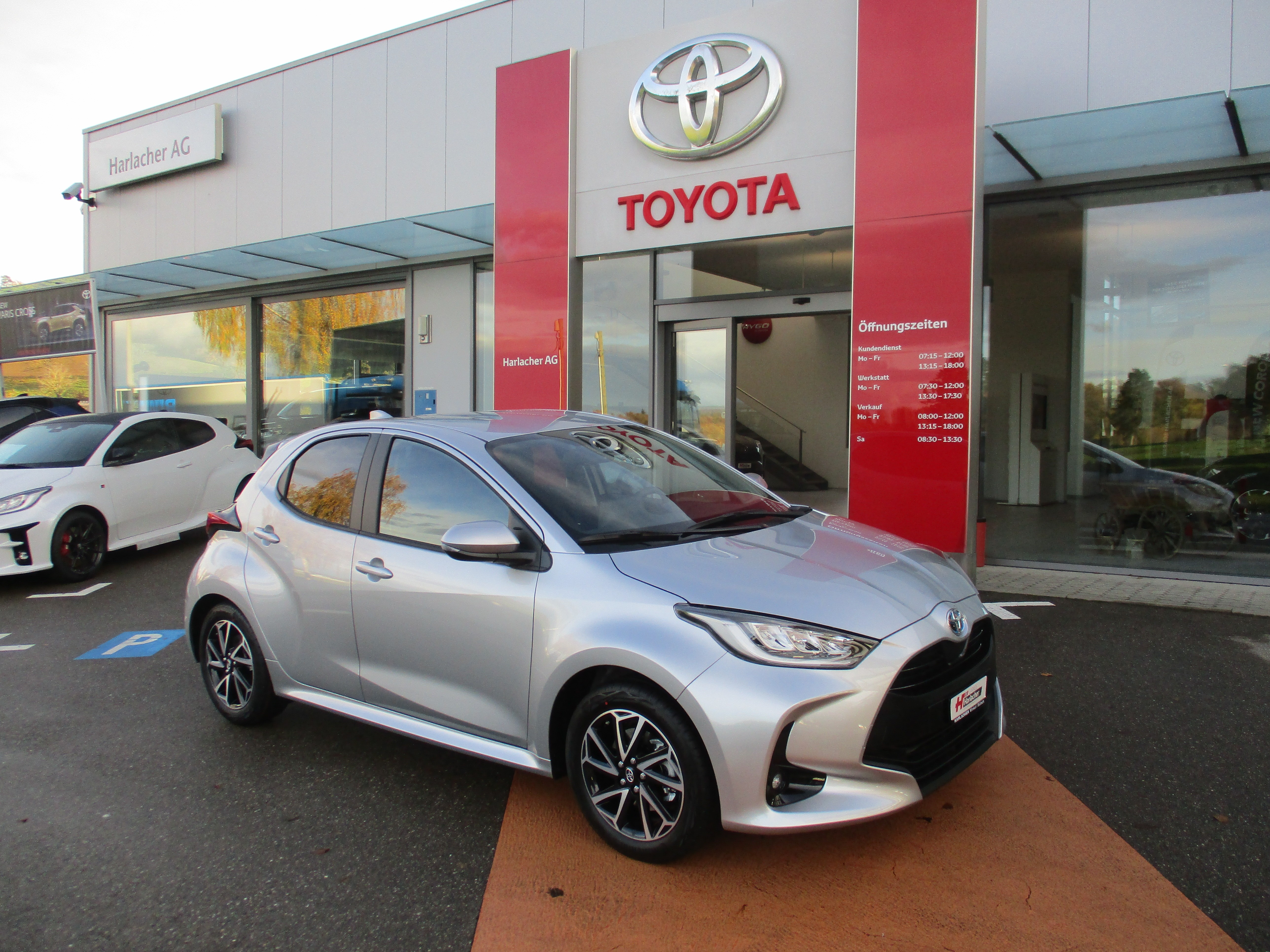 TOYOTA Yaris 1.5 Trend e-CVT