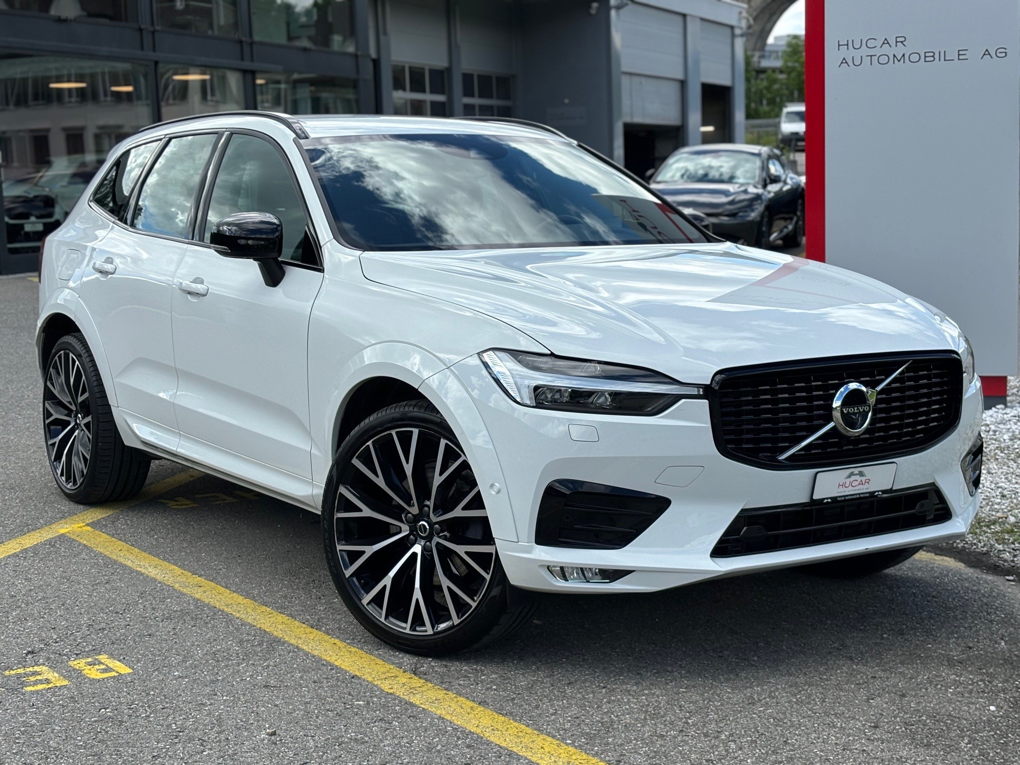 VOLVO XC60 B5 D AWD R-Design