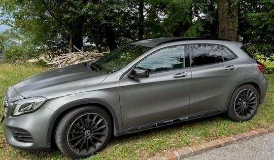 MERCEDES-BENZ GLA 220 AMG Line 4matic, SUV, grigio metallizzato