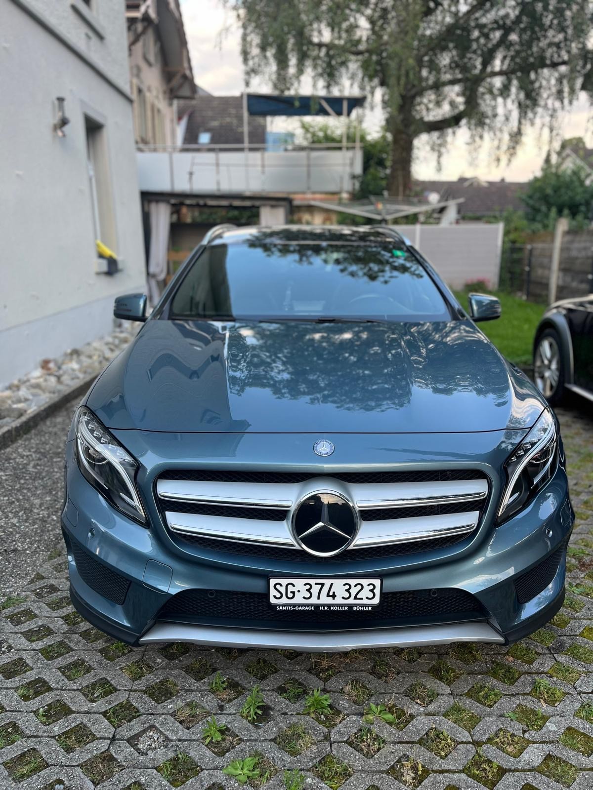 MERCEDES-BENZ GLA 250