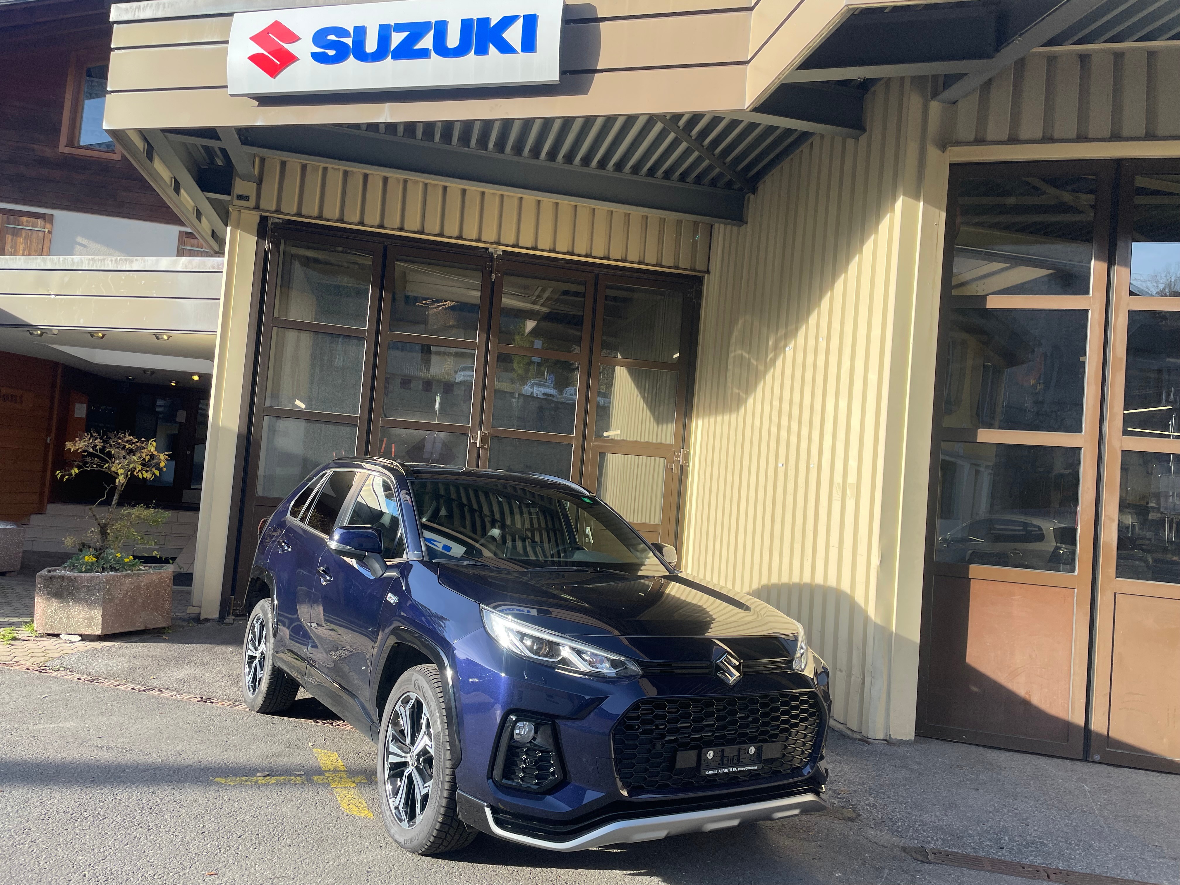 SUZUKI Across 2.5 Plug-in-Hybrid Compact Top E-CVT