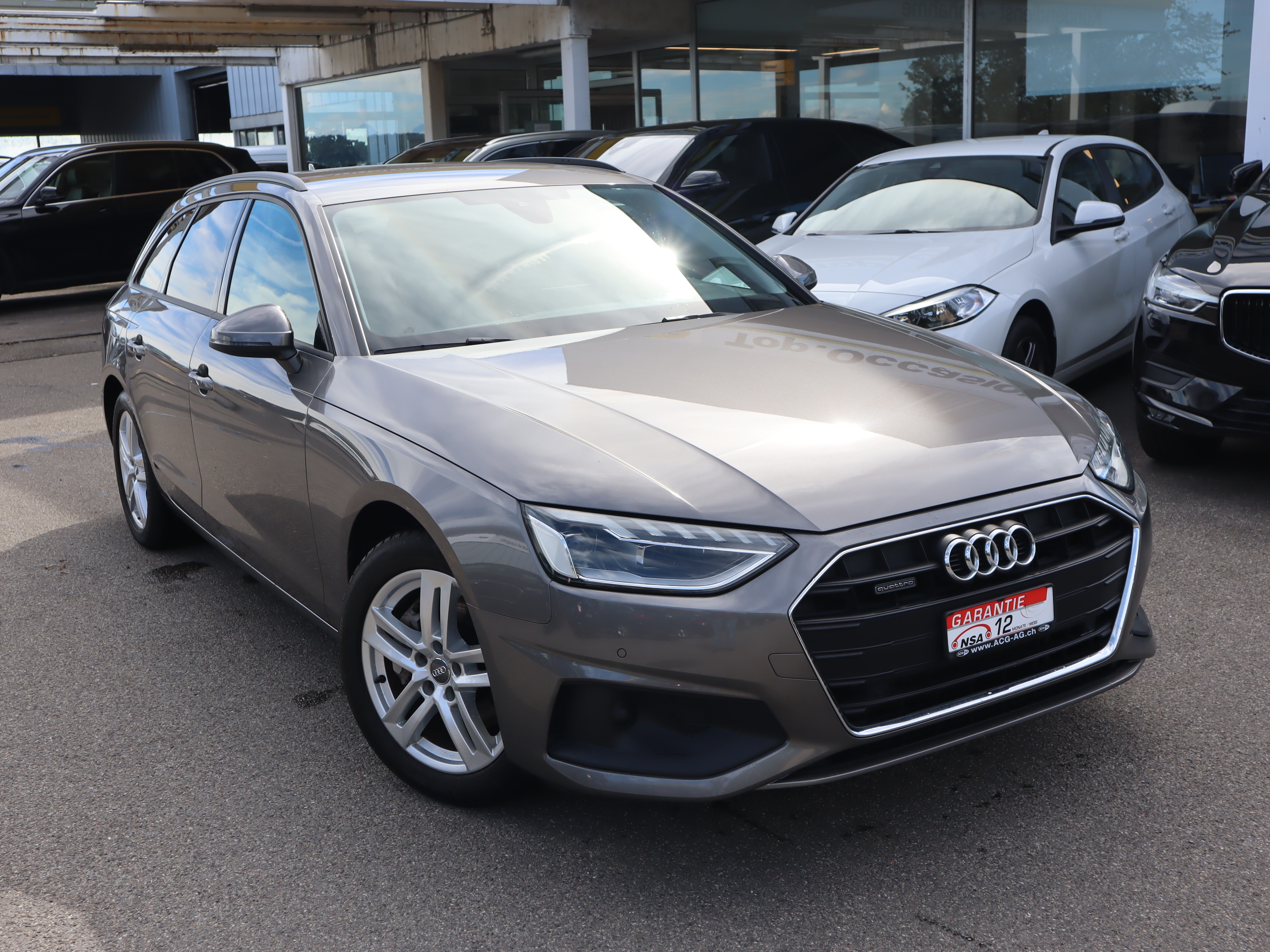 AUDI A4 Avant 40 TDI quattro S-tronic ** Teil-Leder Ausstattung ** Gr-Navi ** RF-Kamera ** Totwinkel-Assistent ** Ab MFK & Servi