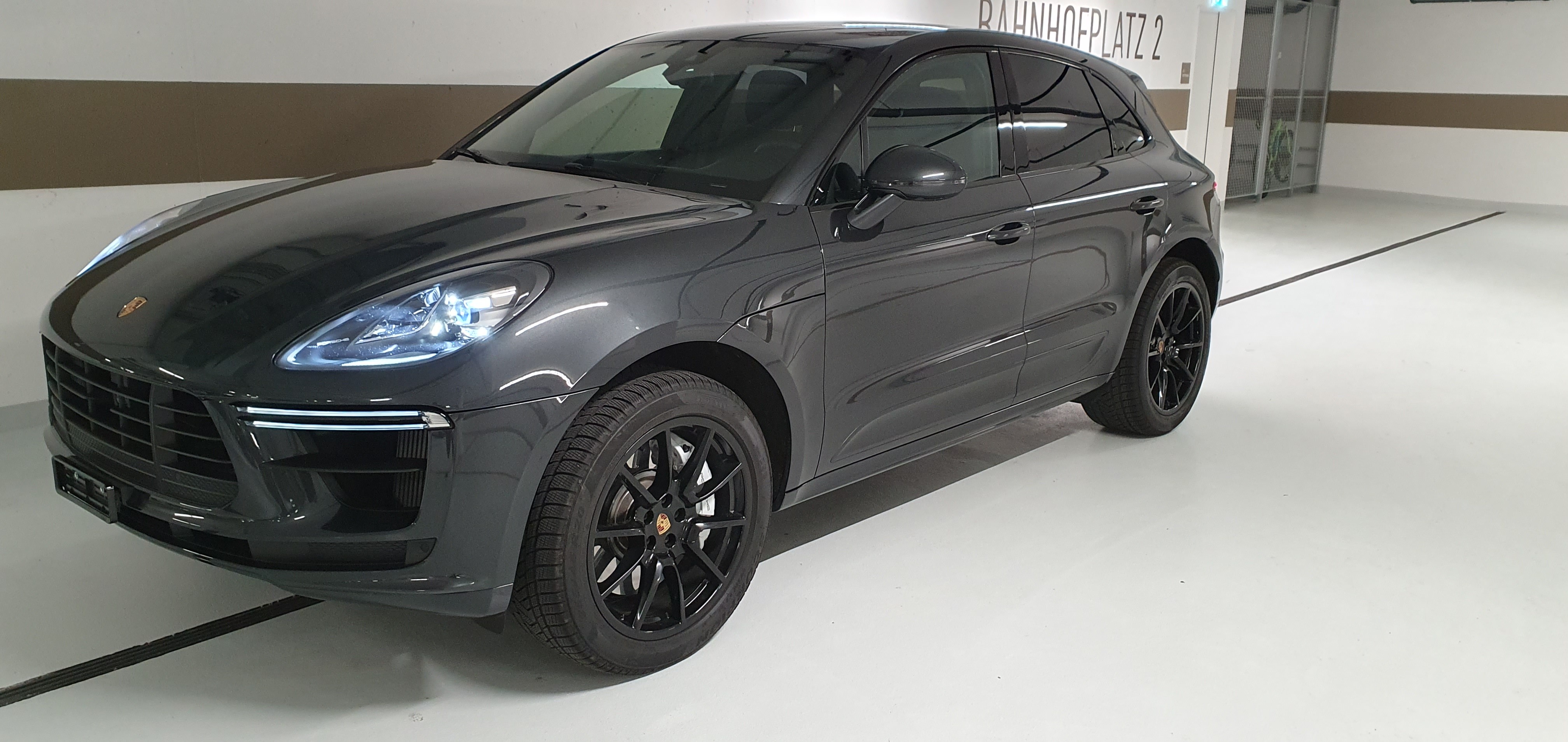 PORSCHE Macan Turbo PDK