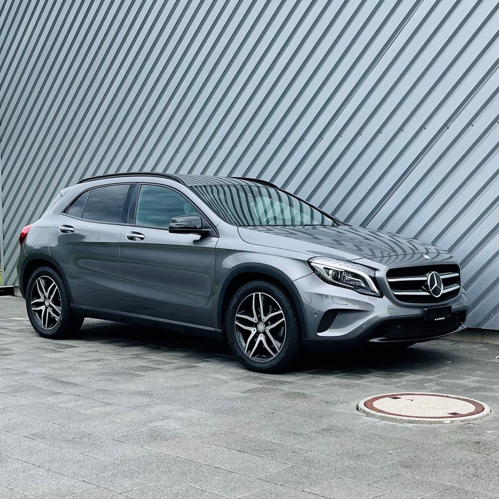 MERCEDES-BENZ GLA 250 AMG Line 4Matic 7G-DCT