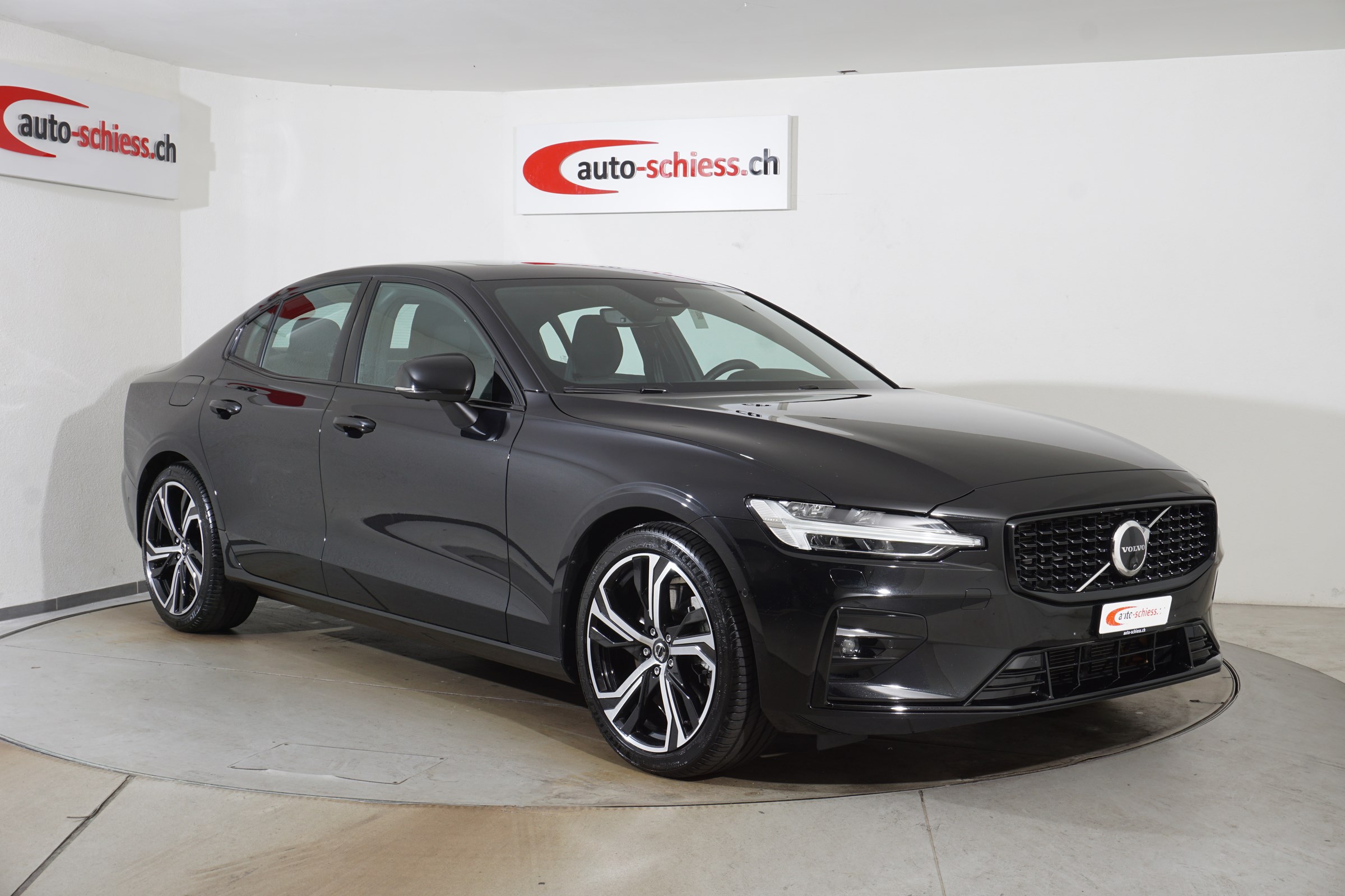 VOLVO S60 B5 AWD Benzin Mild Hybrid Ultimate Dark Geartronic