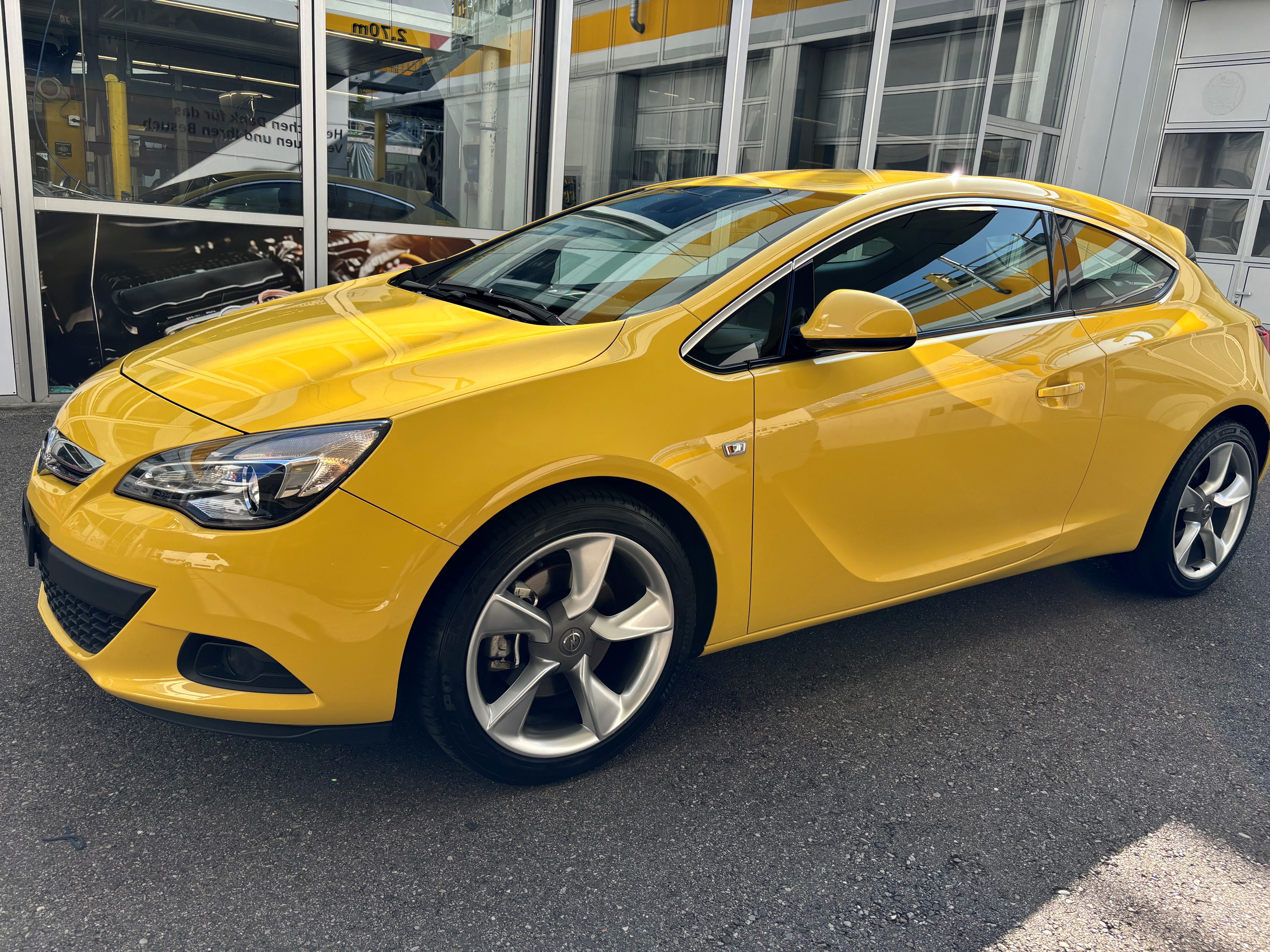 OPEL Astra GTC 1.4i 16V Turbo Sport