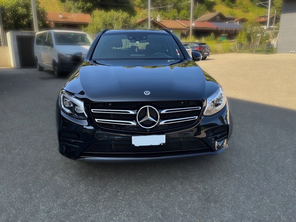 MERCEDES-BENZ GLC 250 AMG Line 4Matic 9G-Tronic