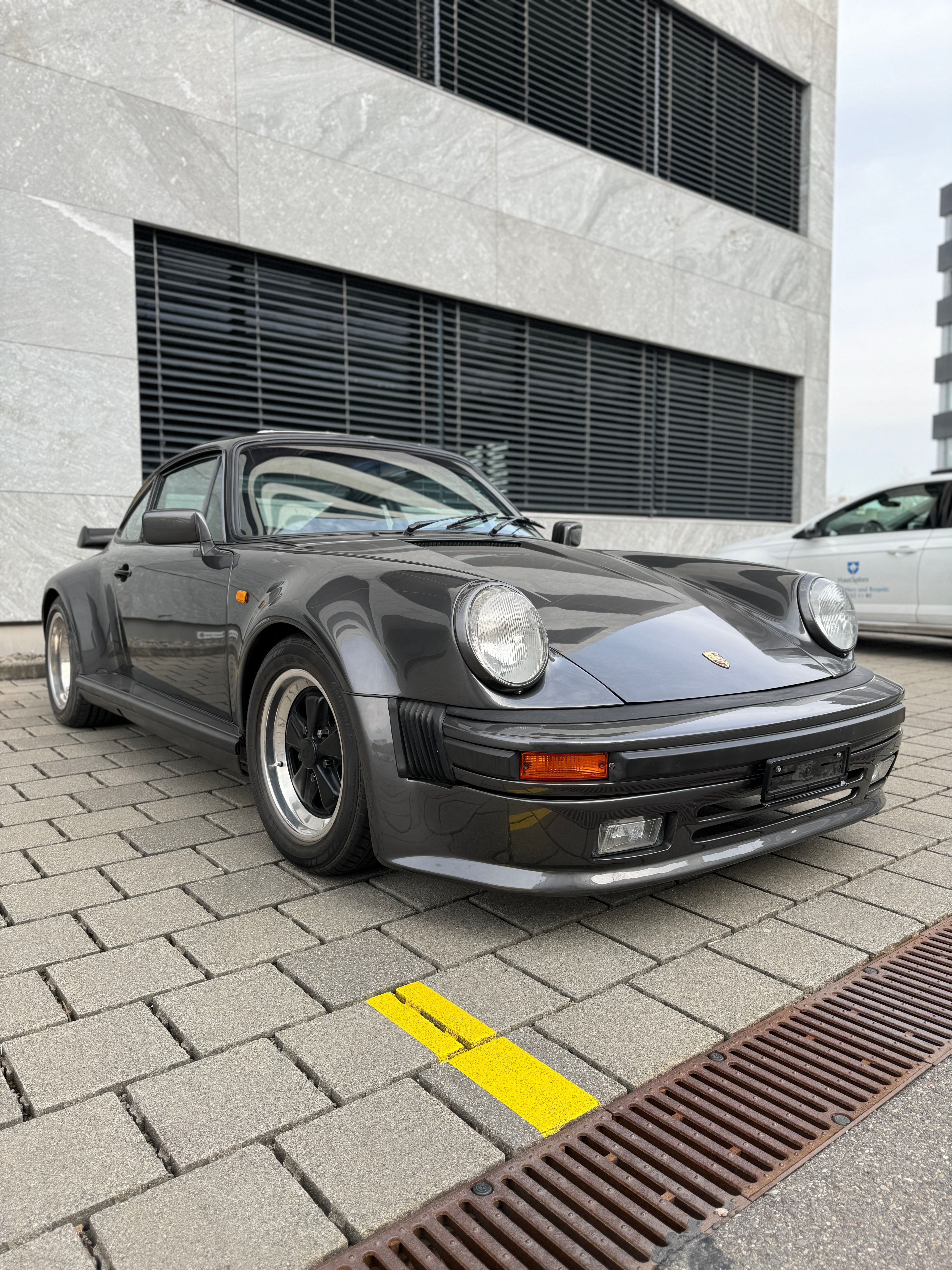 PORSCHE 911 SC