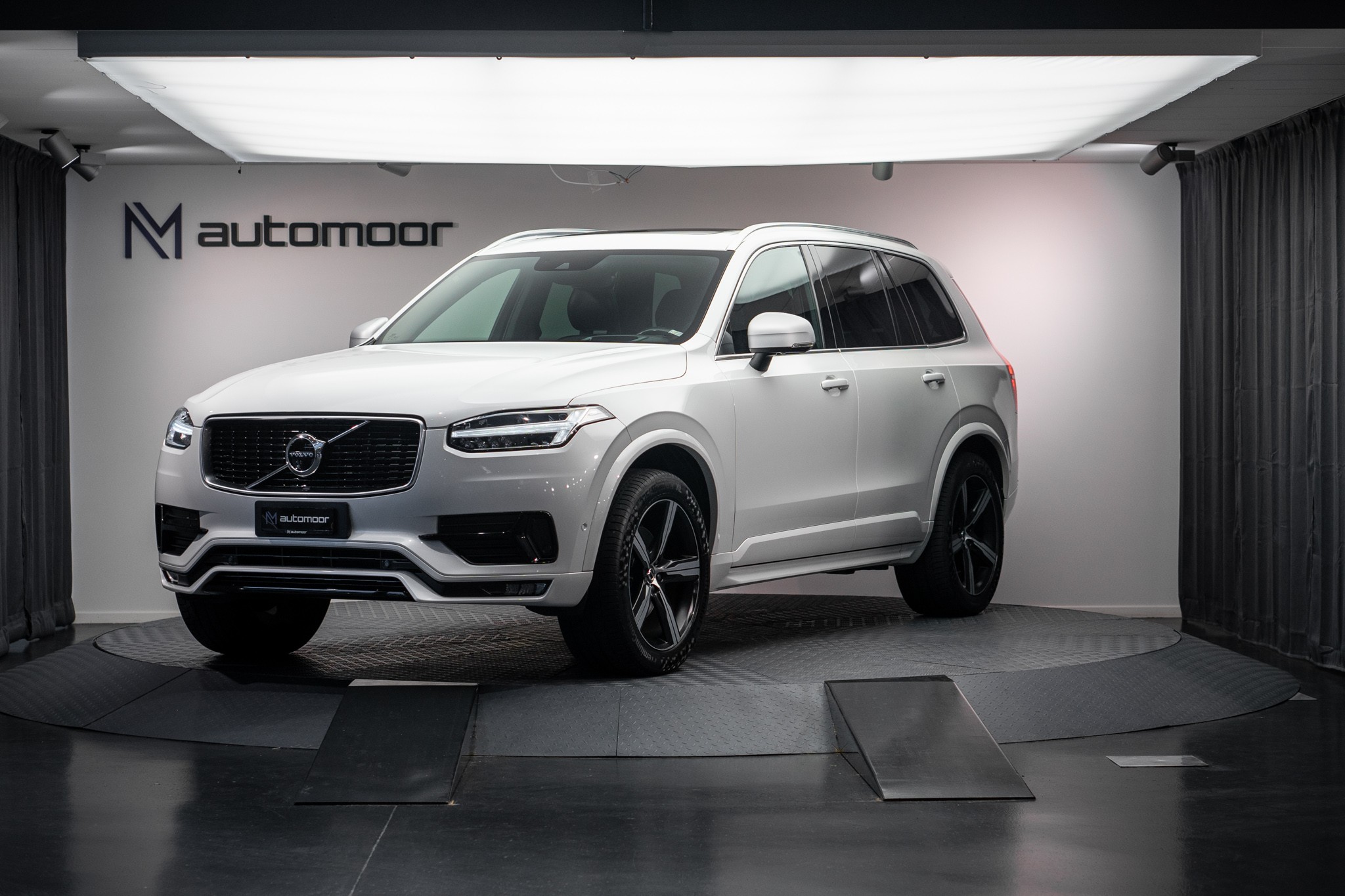 VOLVO XC90 T5 AWD R-Design Geartronic *AHK* *7-Sitze* *CH-Fahrzeug*