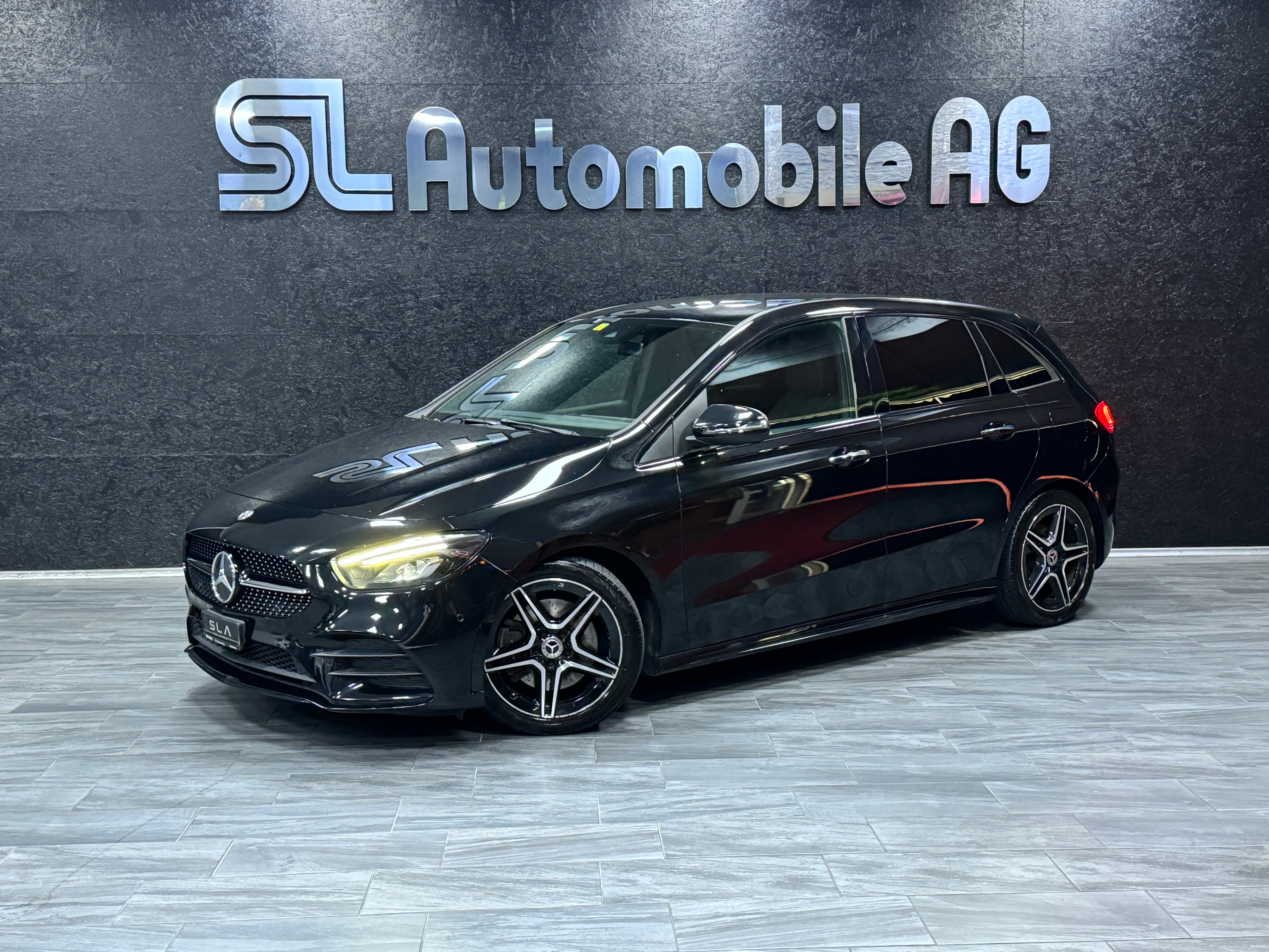 MERCEDES-BENZ B 220 d AMG Line 8G-DCT