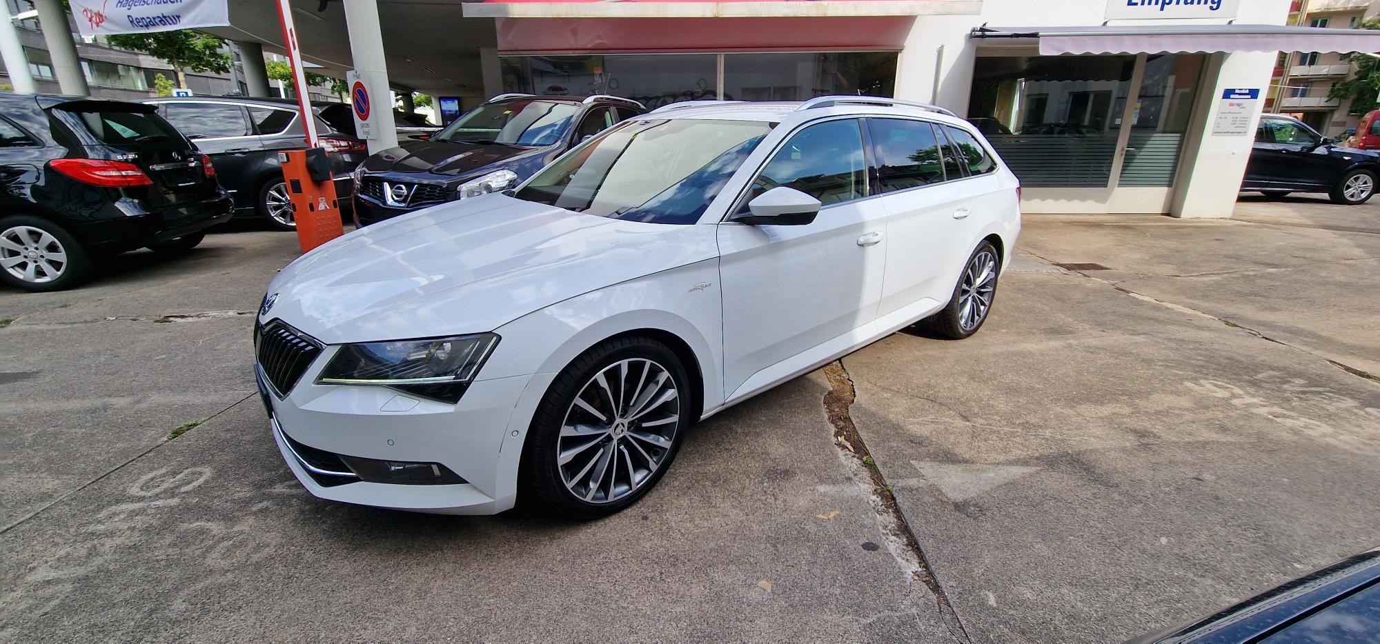 SKODA Superb Combi 2.0 TDi Laurin & Klement DSG