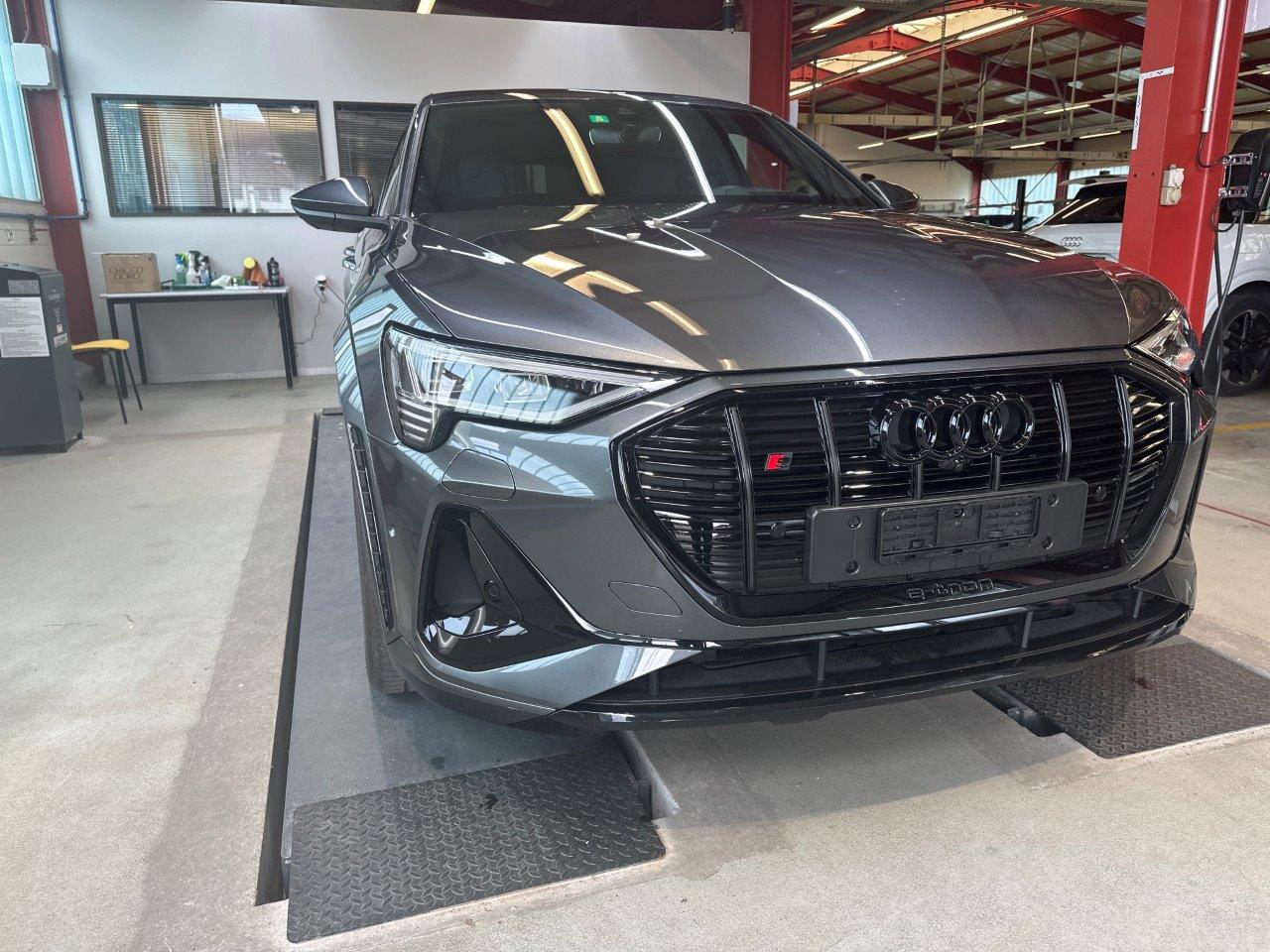 AUDI e-tron S Sportback quattro