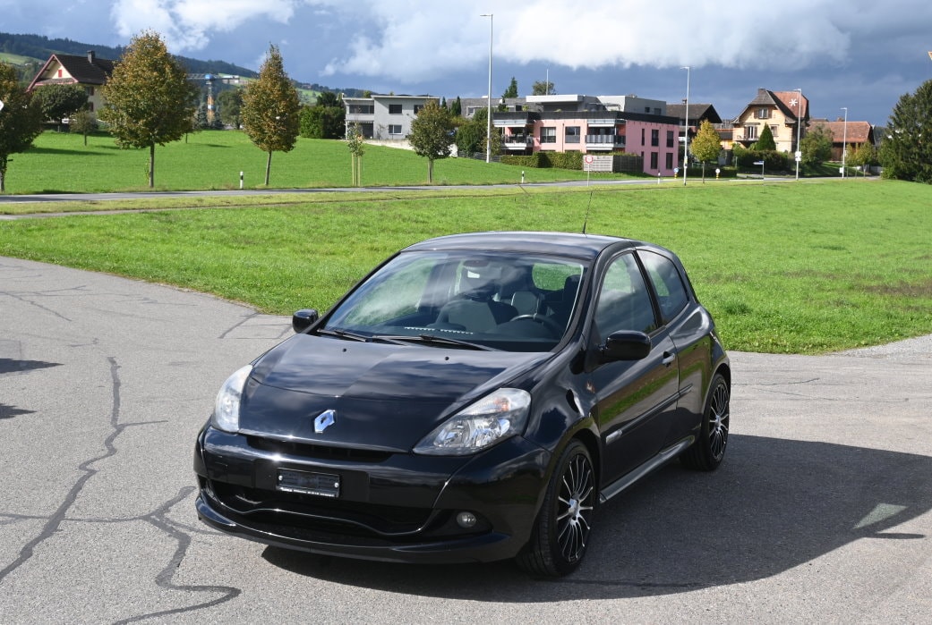 RENAULT Clio 2.0 16V RS (Sport)