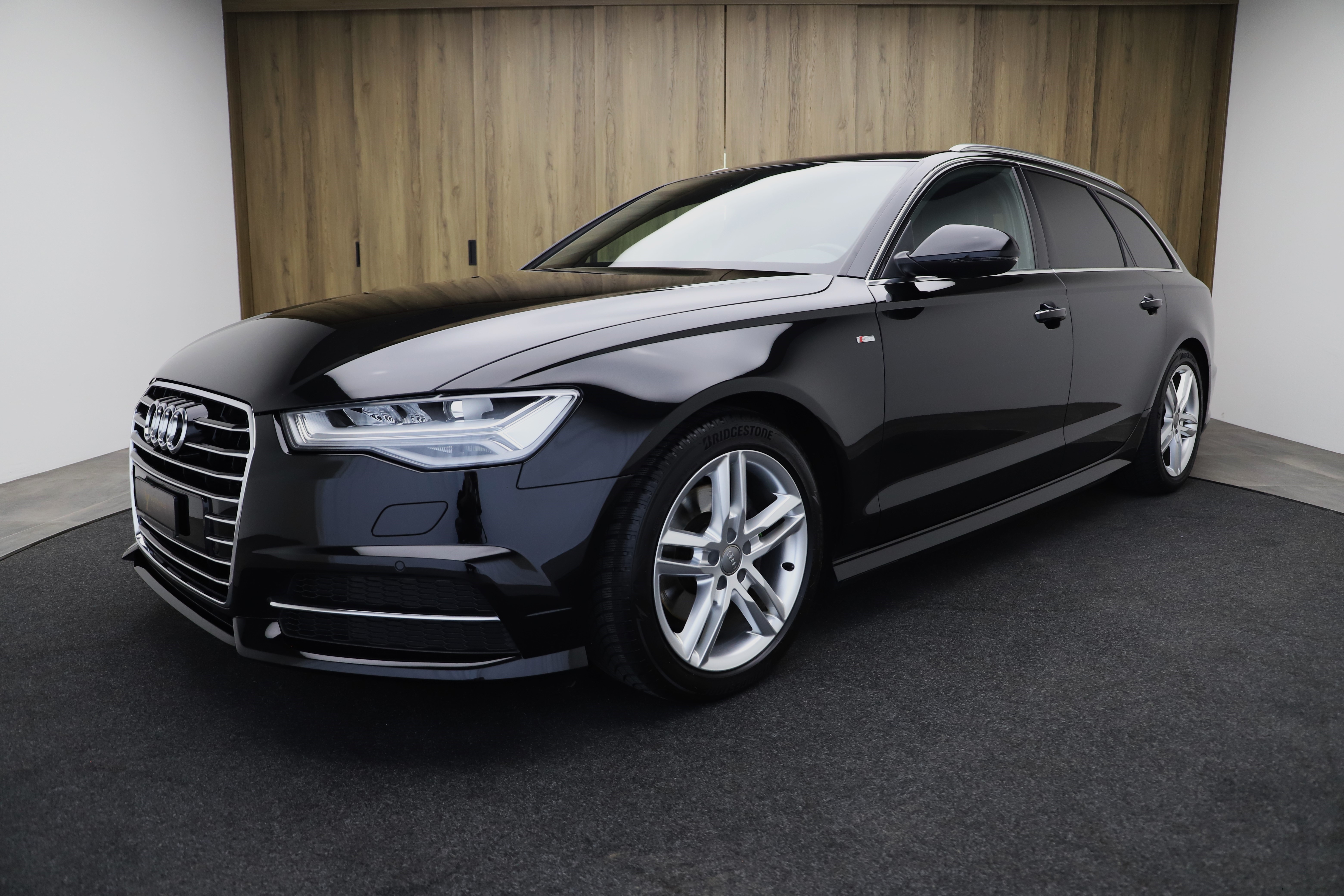 AUDI A6 Avant 2.0 TDI S-tronic S-Line Interieur + Exterieur